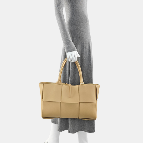 Arco Small Lambskin Beige