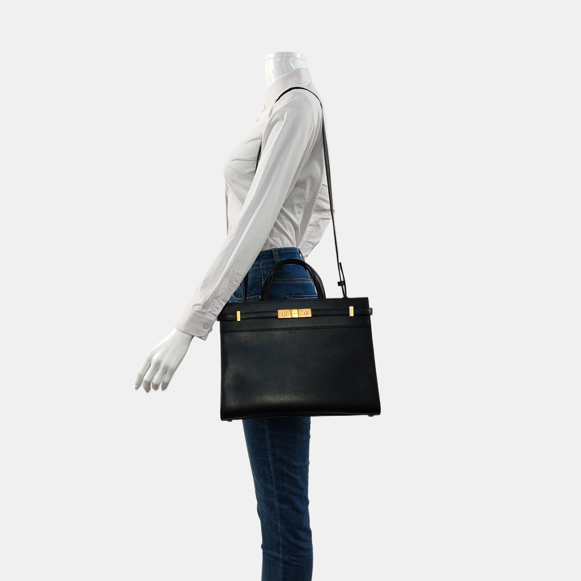 Authenticated pre-owned  MANHATTAN Small Calfskin Black - Tote Bag at Looply