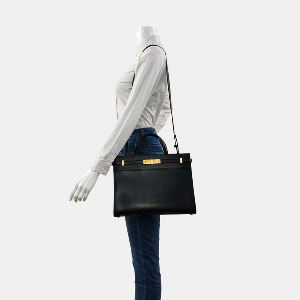 Authenticated pre-owned  MANHATTAN Small Calfskin Black - Tote Bag at Looply
