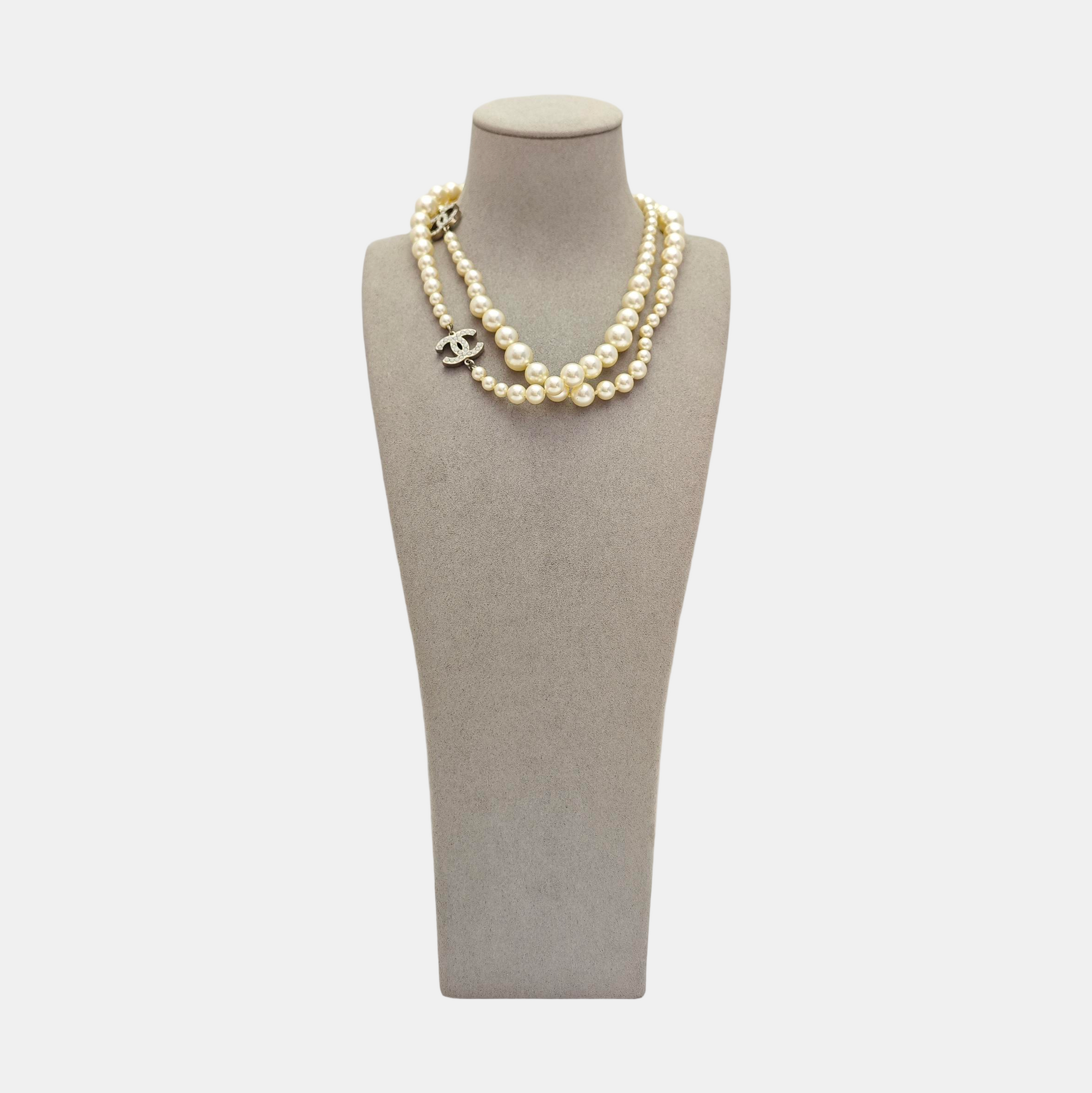 Faux Pearl White Necklace