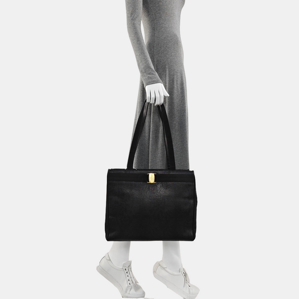Vara Large Calfskin Black