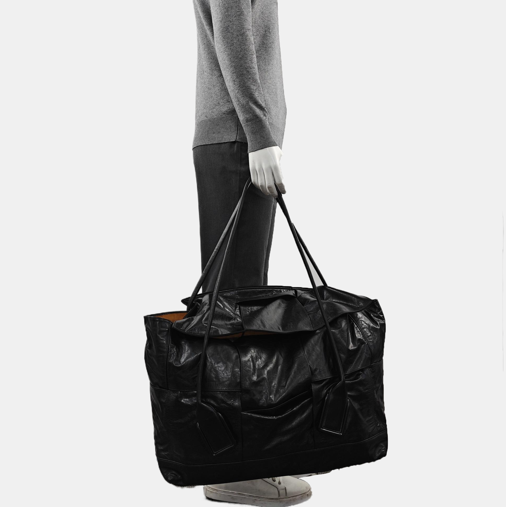 Arco Large Calfskin Black
