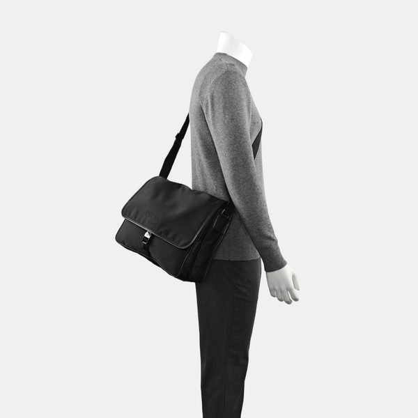 Vela Messenger Bag Nylon Black
