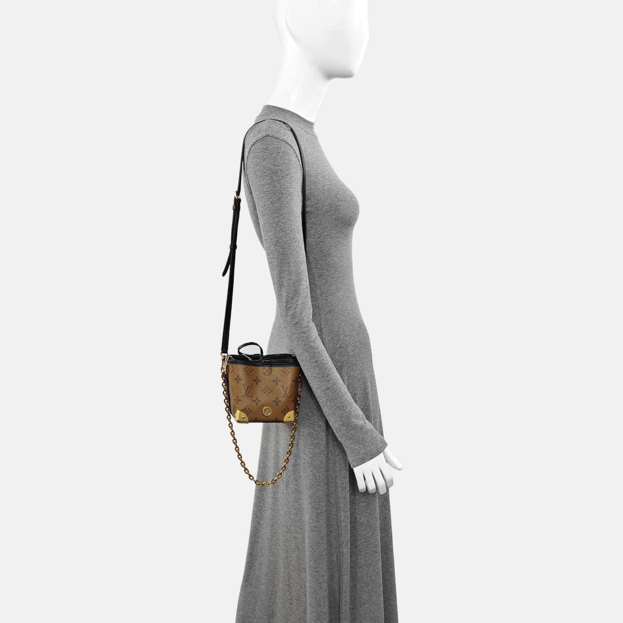 NOÉ PURSE LV CHARMS Monogram Coated Canvas Brown