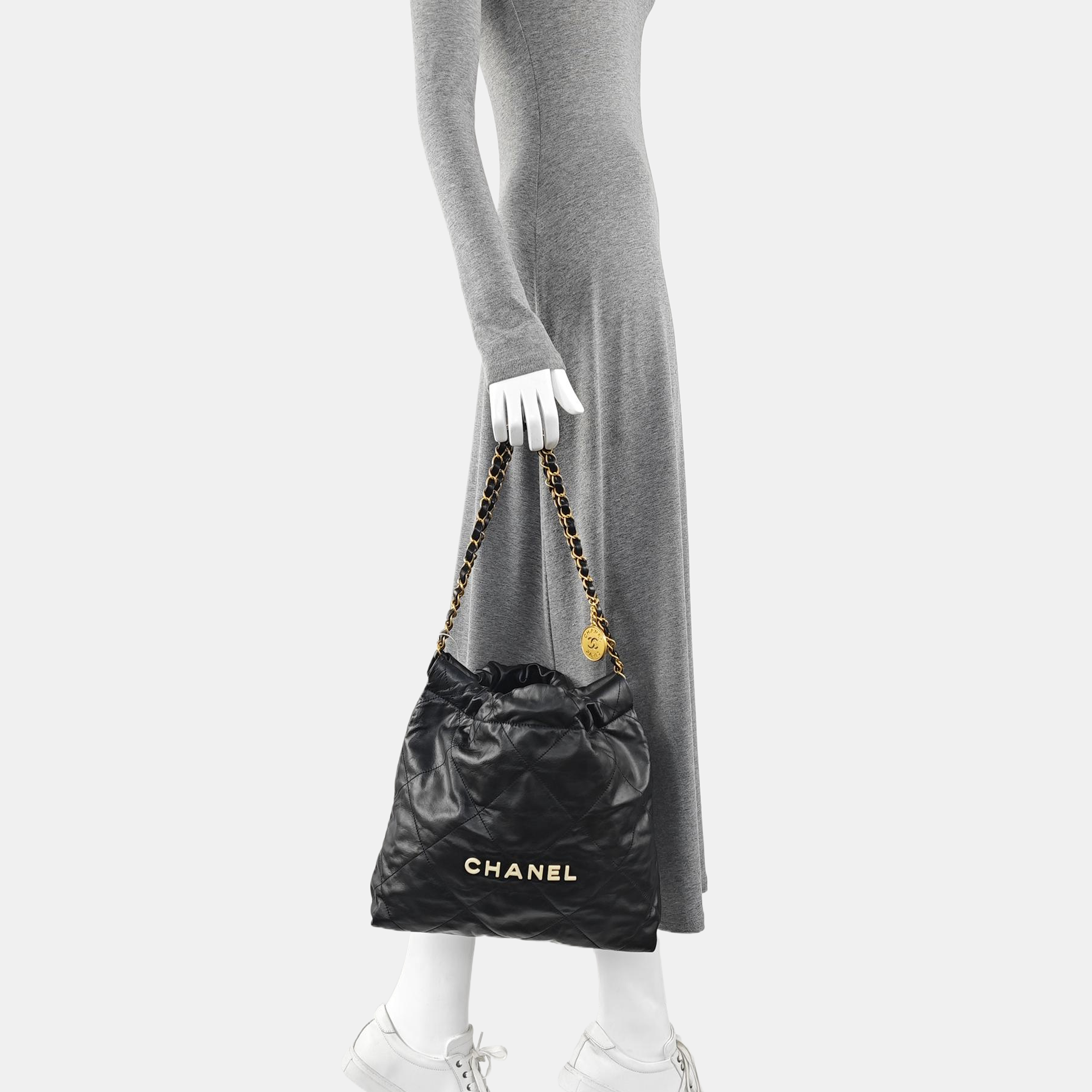 CHANEL 22 Small Quilted Calfskin Black