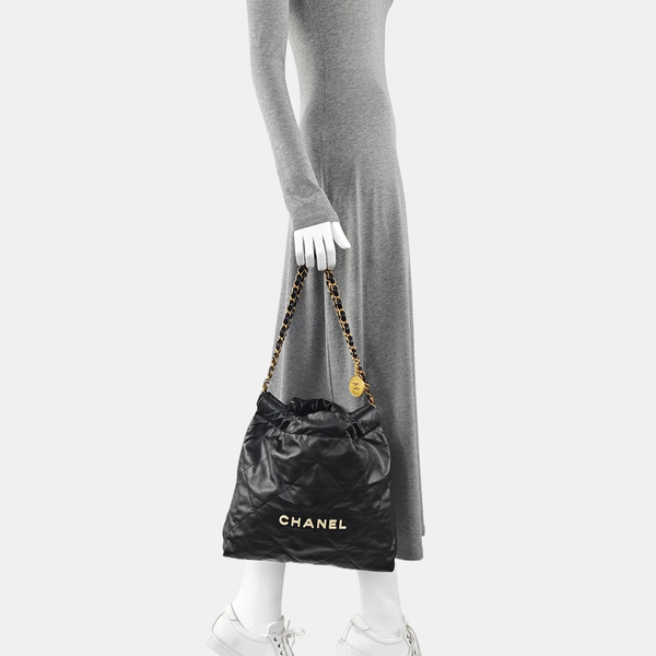 CHANEL 22 Small Quilted Calfskin Black