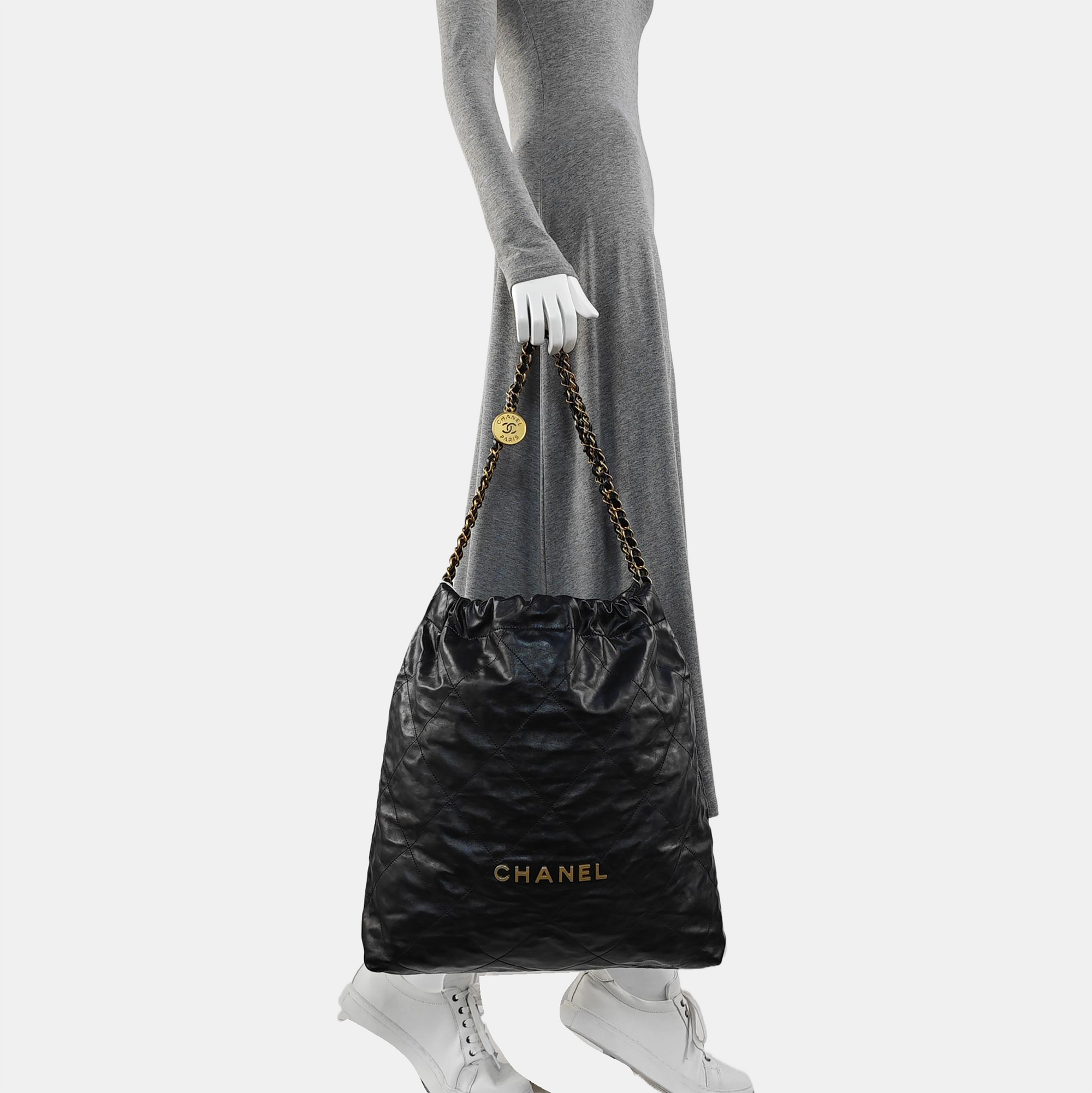 CHANEL 22 Large Quilted Calfskin Black