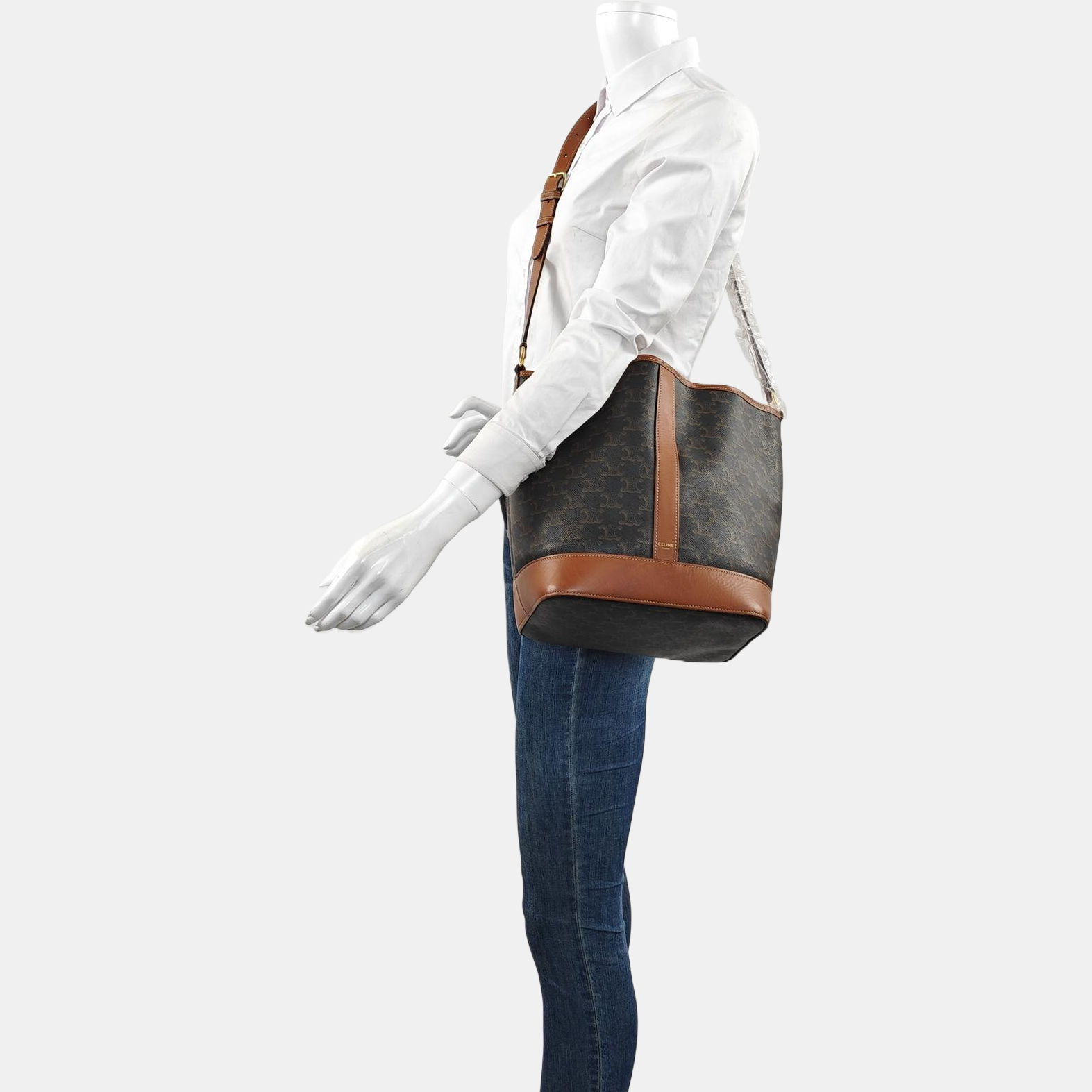 Authenticated pre-owned  TRIOMPHE CANVAS Medium Coated Canvas Brown - Bucket Bag at Looply