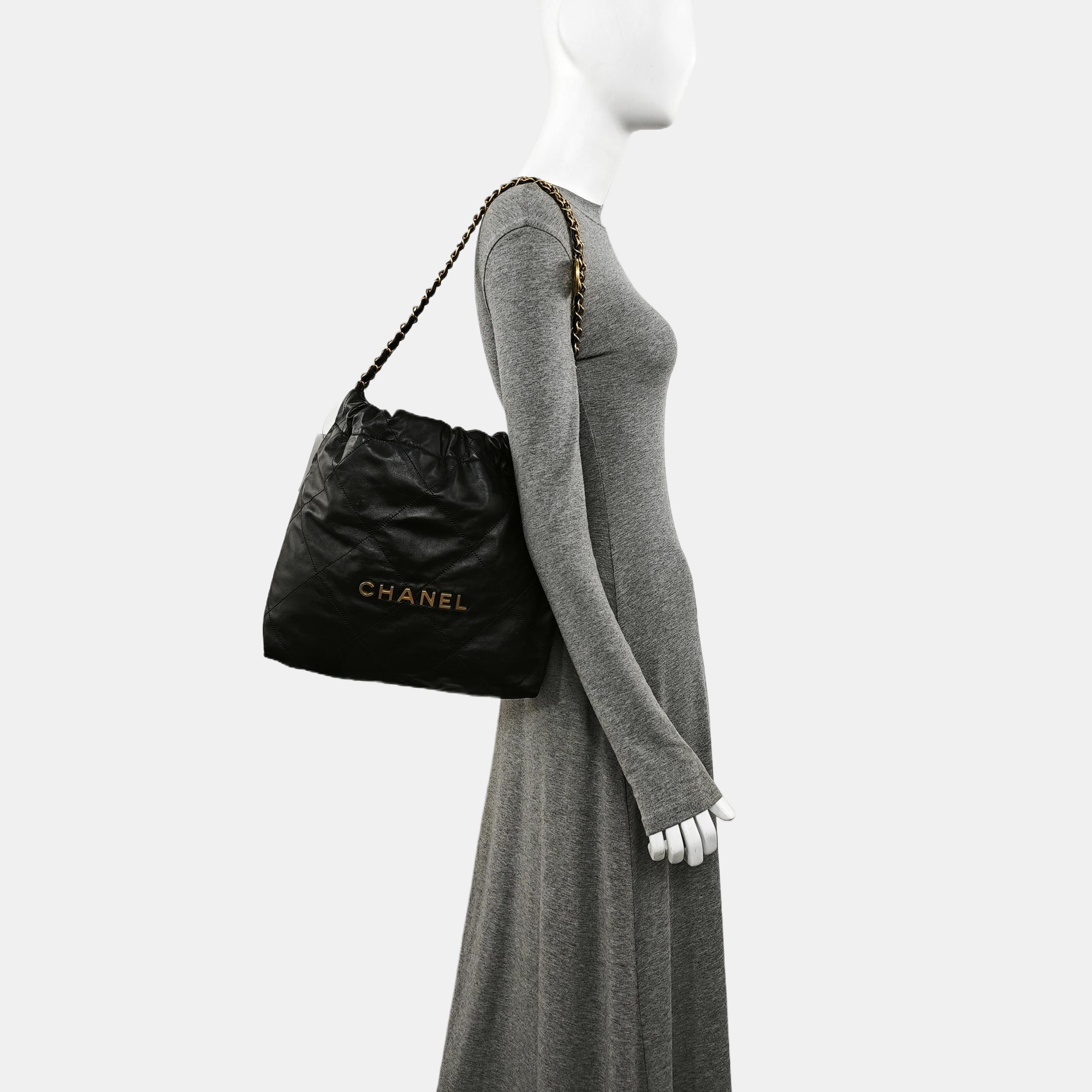 CHANEL 22 Small Quilted Calfskin Black