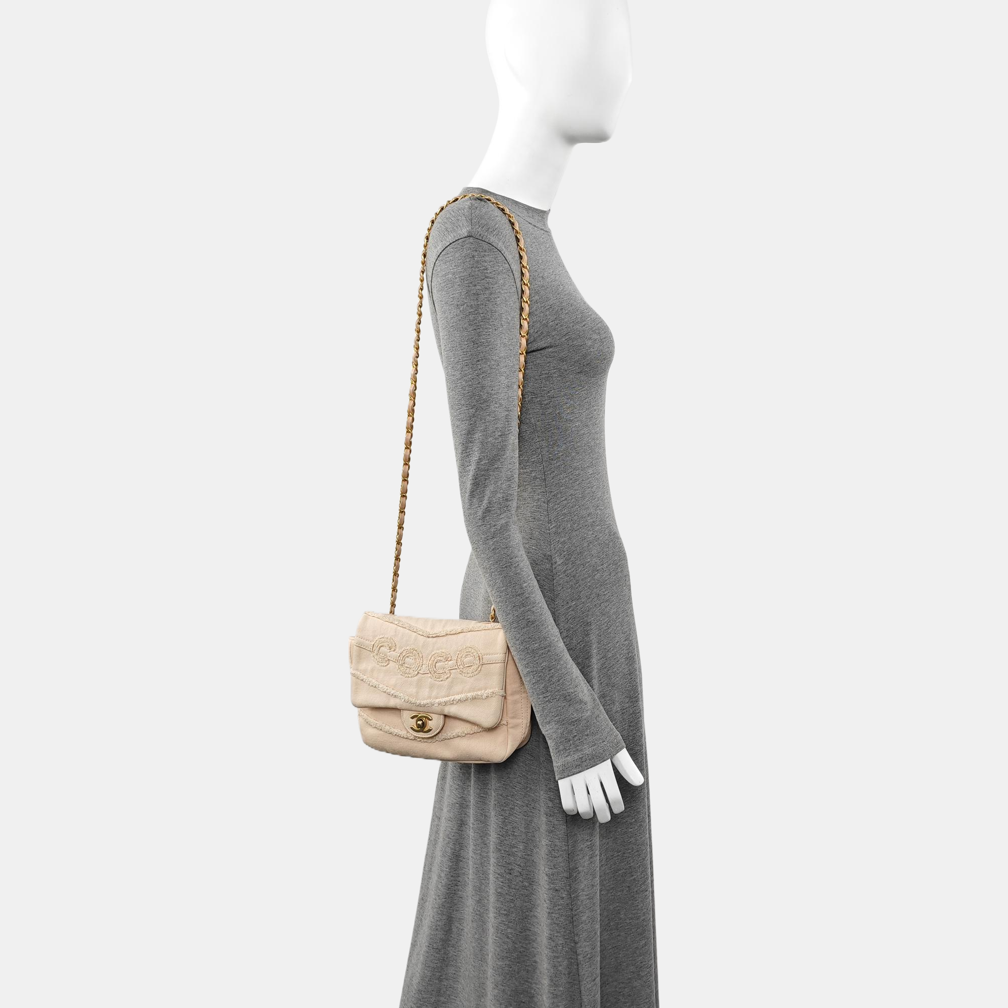 Authenticated pre-owned  CLASSIC FLAP Canvas Pink - Shoulder Bag at Looply