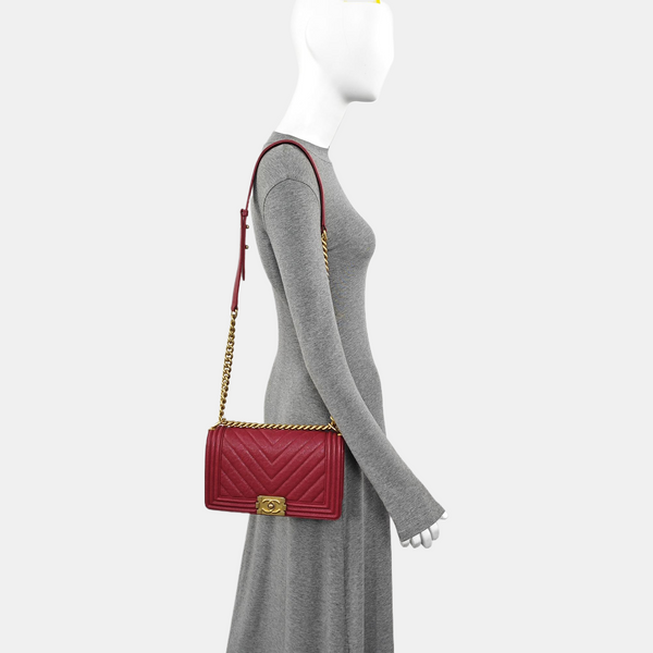 BOY CHANEL Medium Chevron Calfskin Red