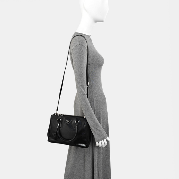 Galleria Medium Saffiano Calfskin Black