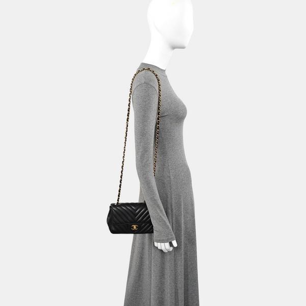 CLASSIC FLAP Mini Chevron Lambskin Black