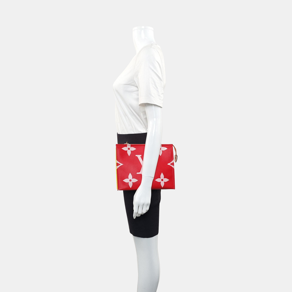 TOILET POCKET 26 Monogram Coated Canvas Red