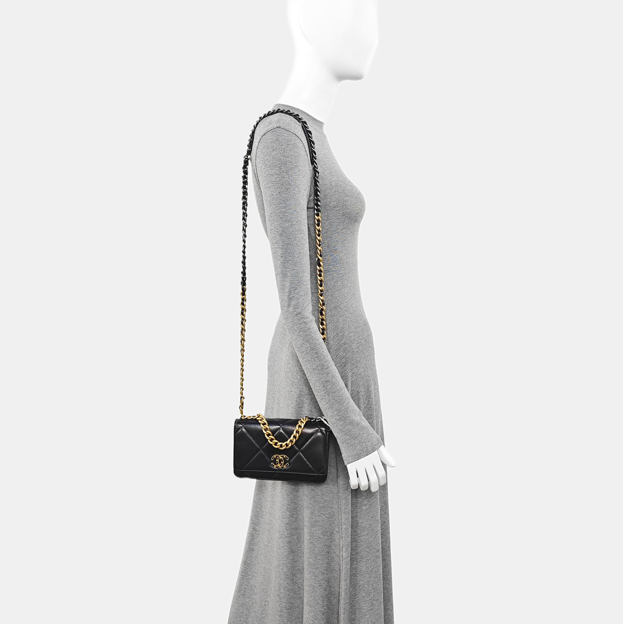 CHANEL 19 WOC Quilted Lambskin Black
