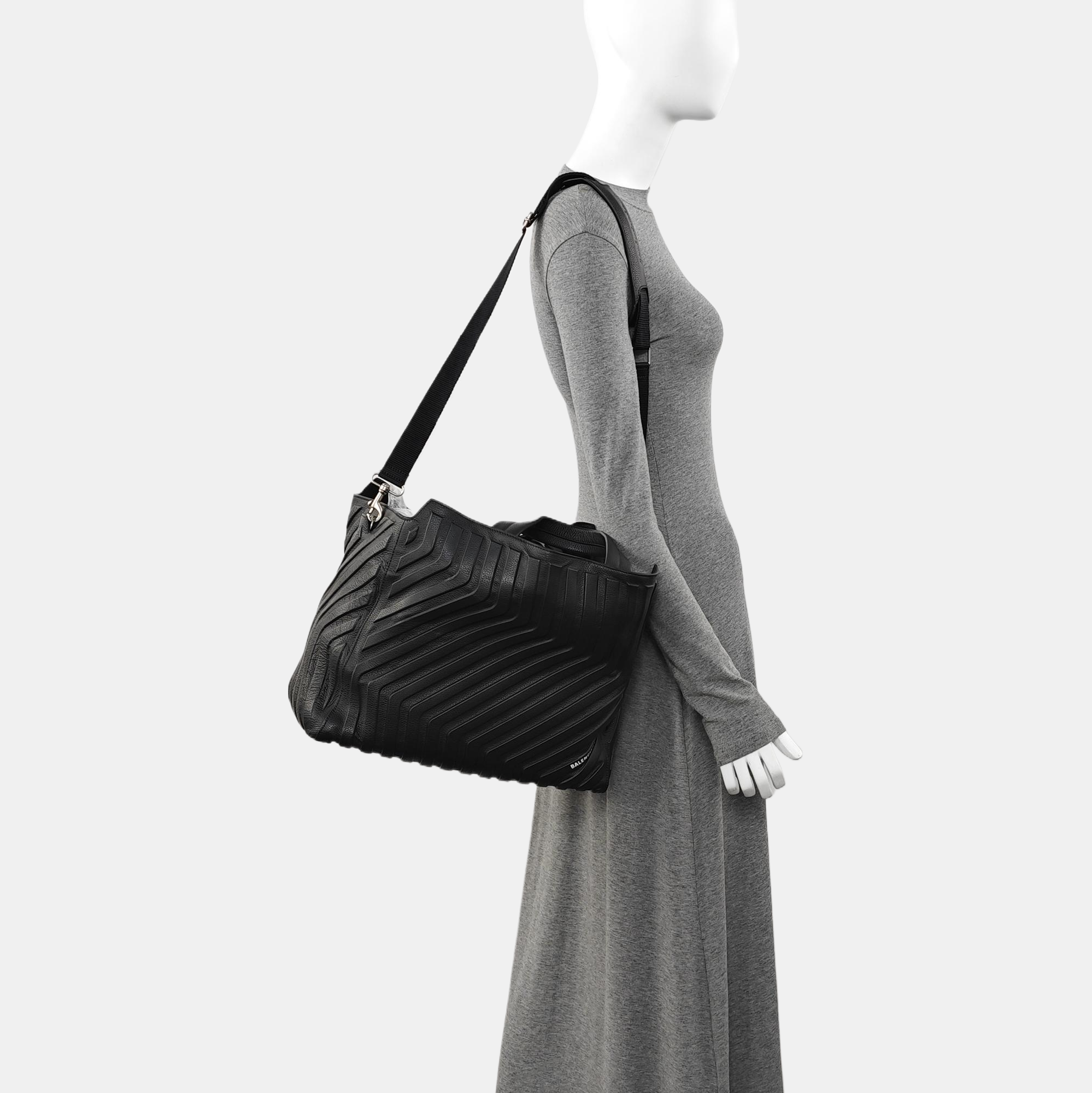 HAMPTON CARRY ALL Medium Calfskin Black