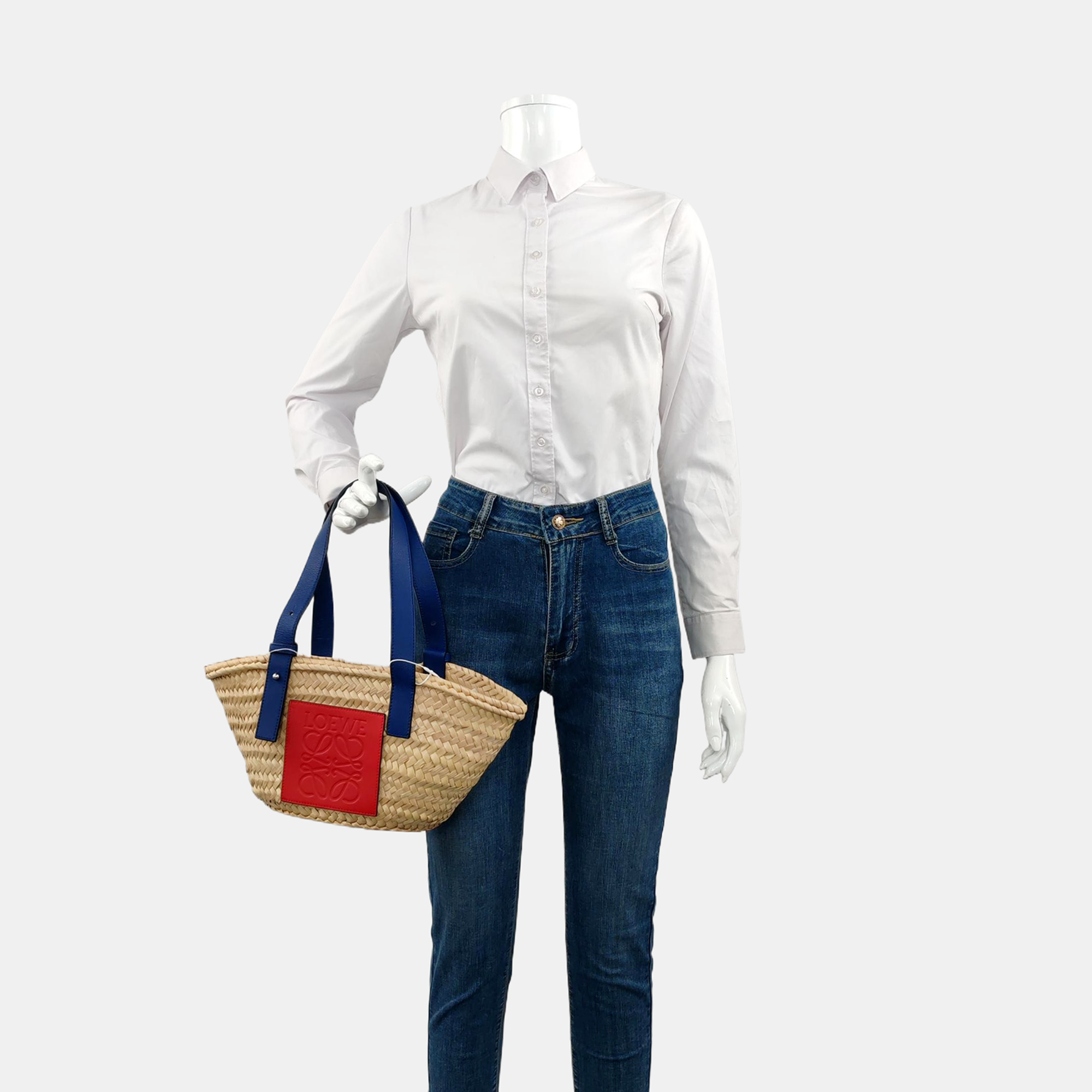 Authenticated pre-owned  Basket Straw Beige - Top Handle Bag at Looply