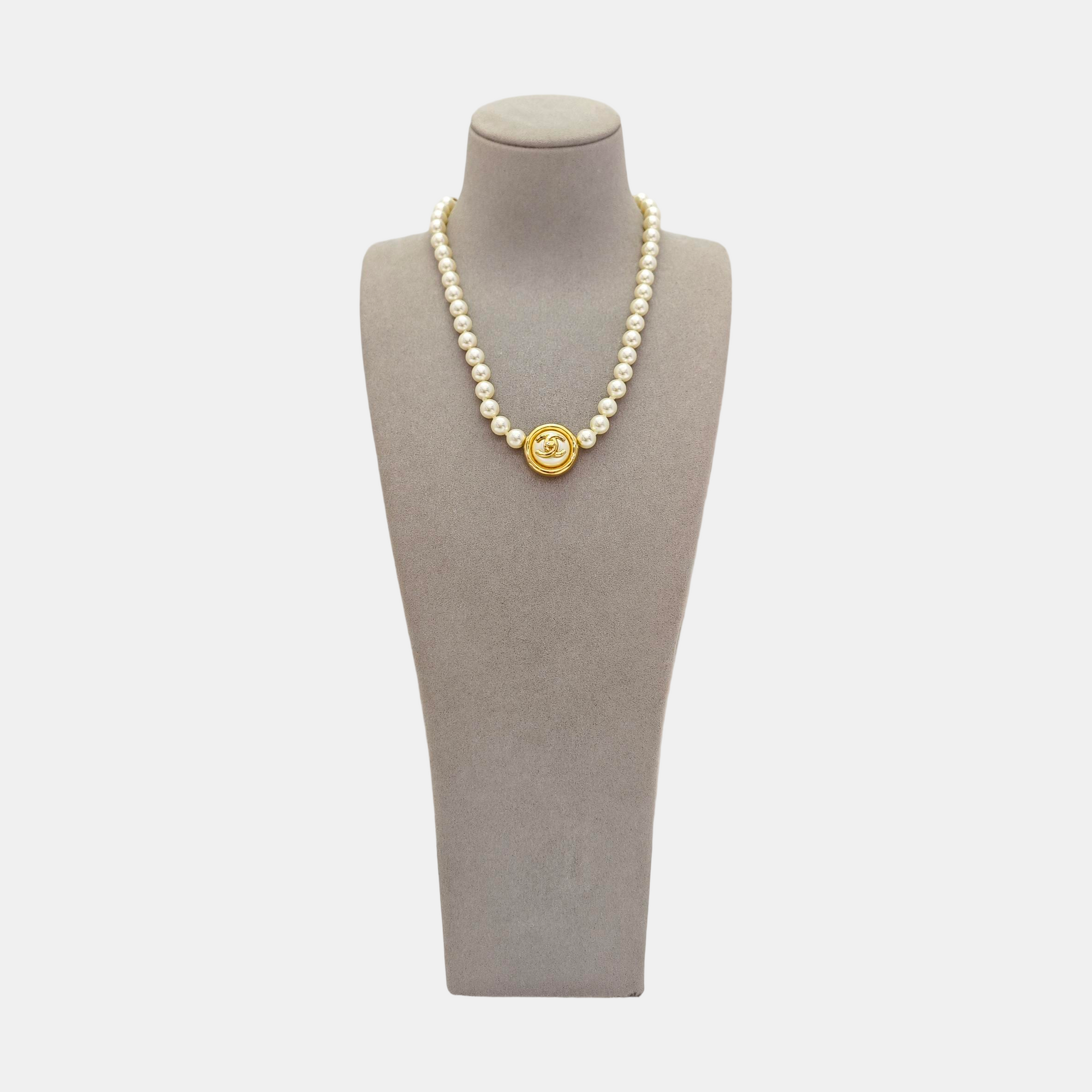 Faux Pearl White Necklace