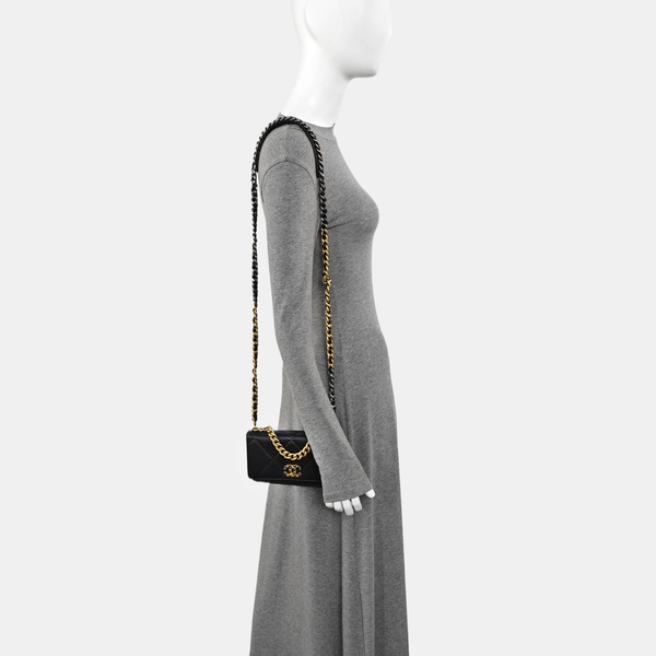 CHANEL 19 WOC Quilted Lambskin Black