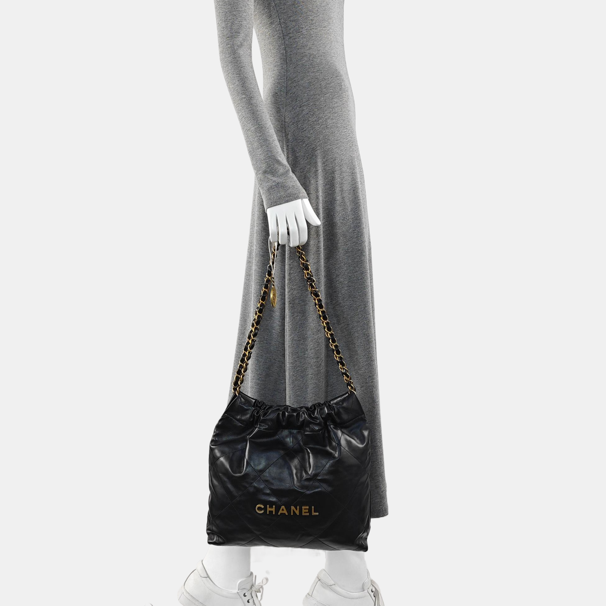 CHANEL 22 Small Quilted Calfskin Black