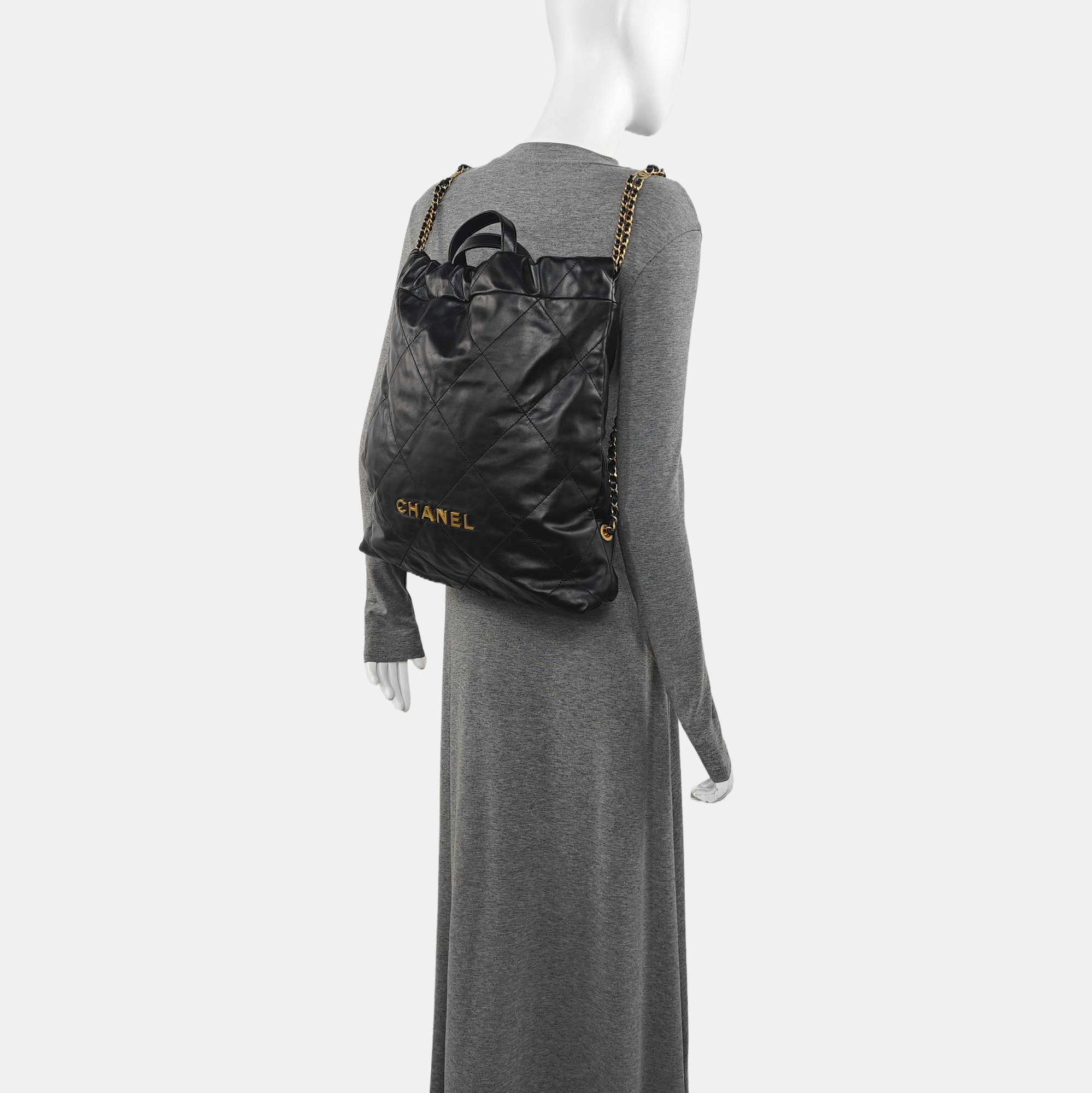 CHANEL 22 Large Calfskin Black