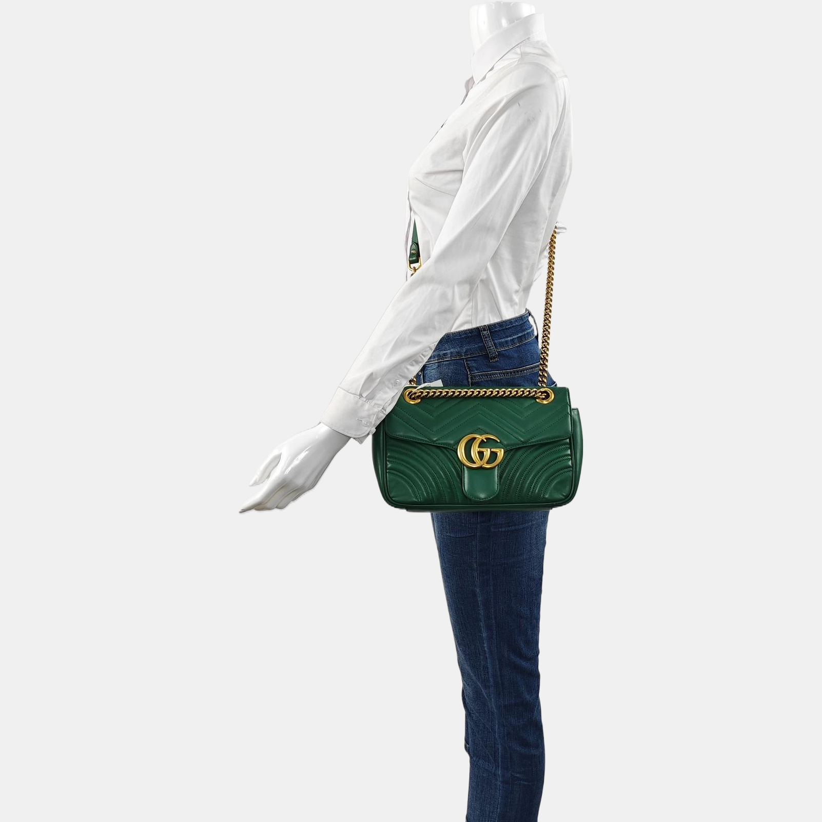 Authenticated pre-owned  GG Marmont Medium Quilted Calfskin Green - Shoulder Bag at Looply
