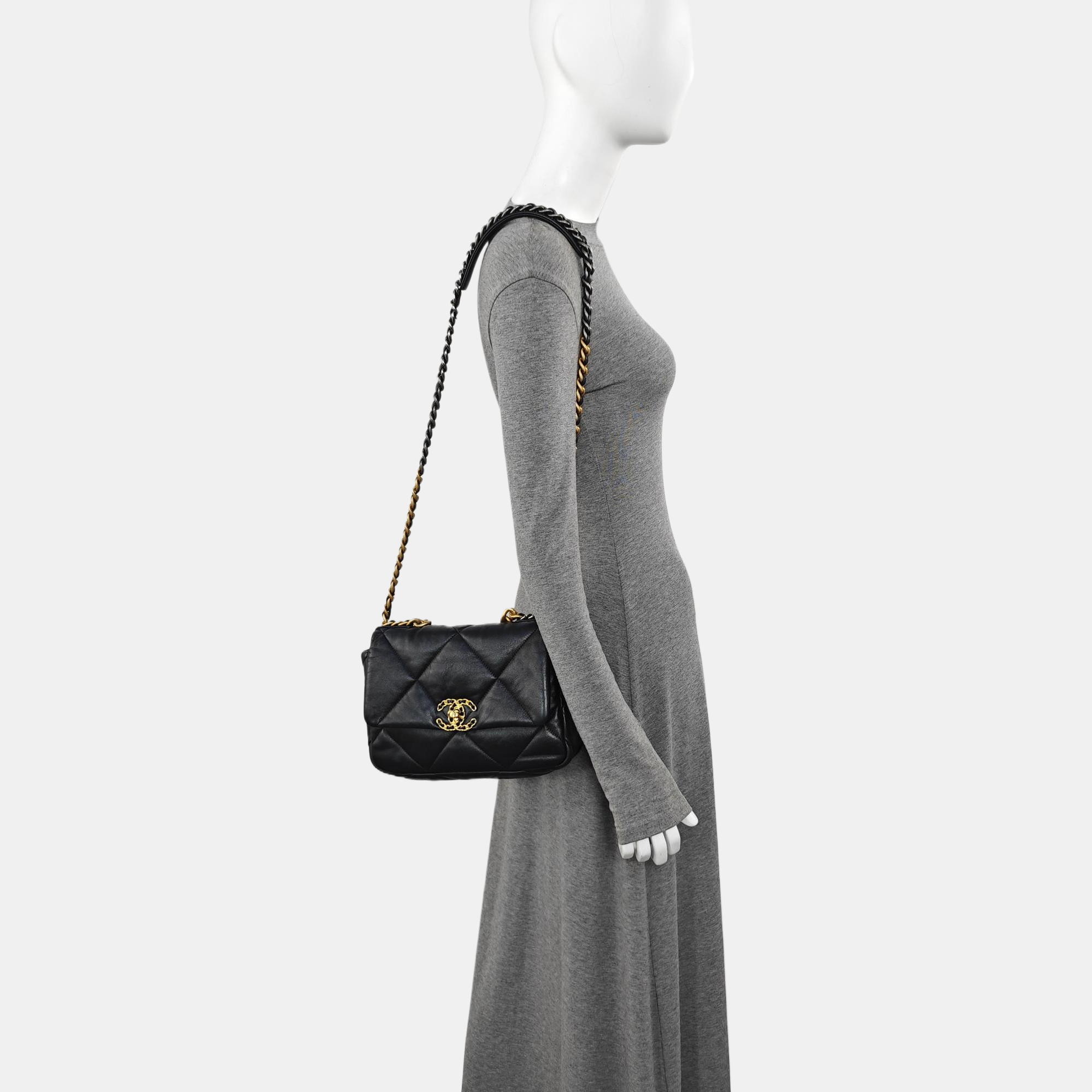 CHANEL 19 Small Quilted Lambskin Black