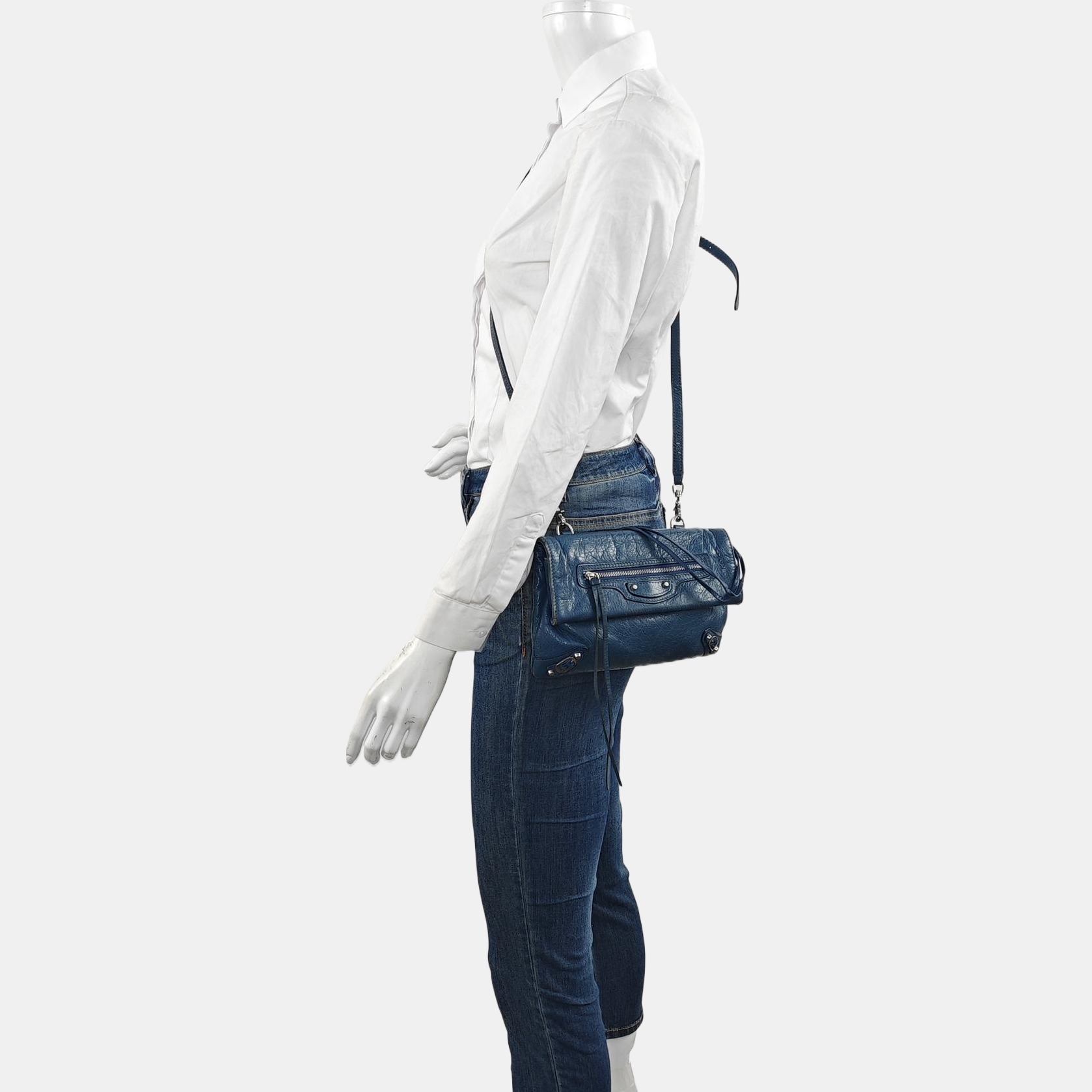 Authenticated pre-owned  Classic City Lambskin Blue - Crossbody Bag at Looply