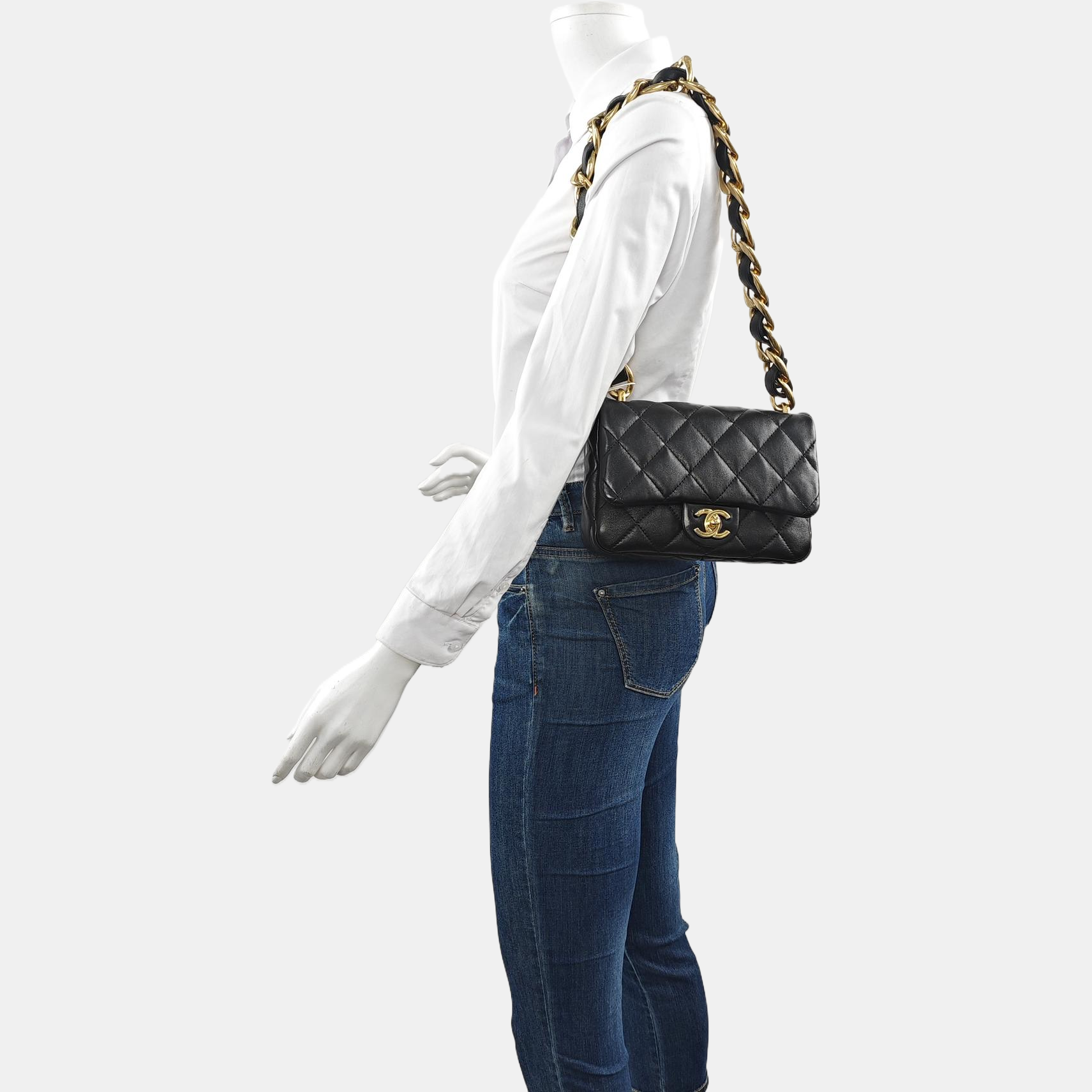 CLASSIC FLAP Quilted Lambskin Black