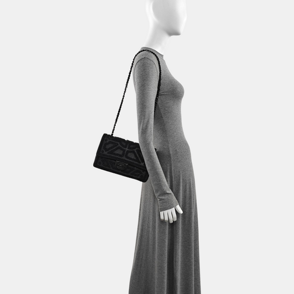 CLASSIC FLAP Medium Fabric Black
