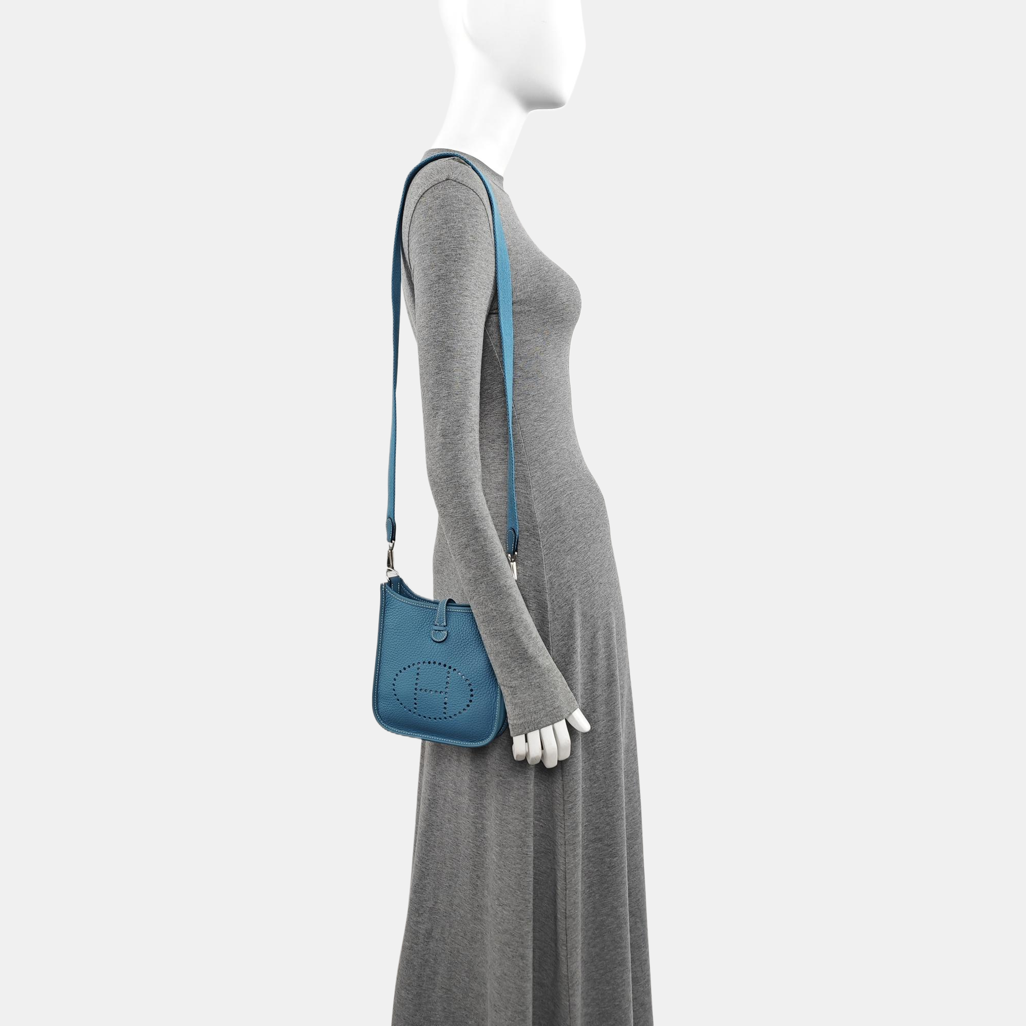 Evelyne 17 Clemence Blue