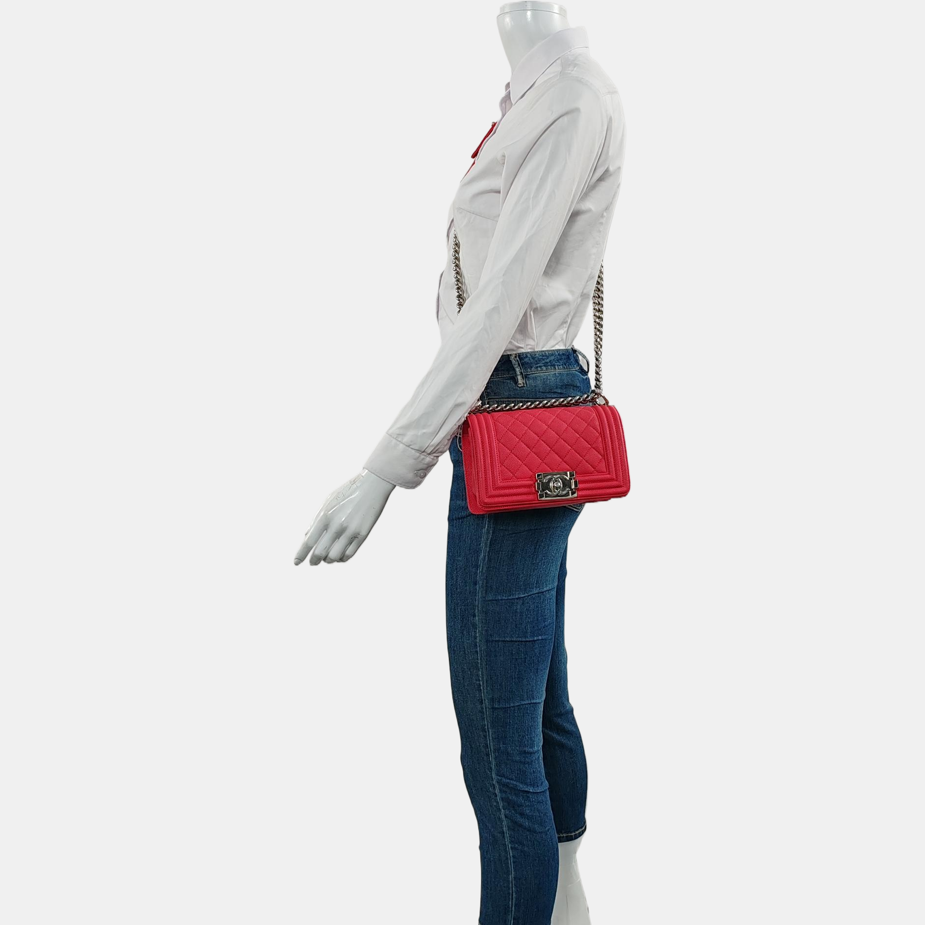 Authenticated pre-owned  BOY CHANEL Small Quilted Grained Calfskin Red - Shoulder Bag at Looply