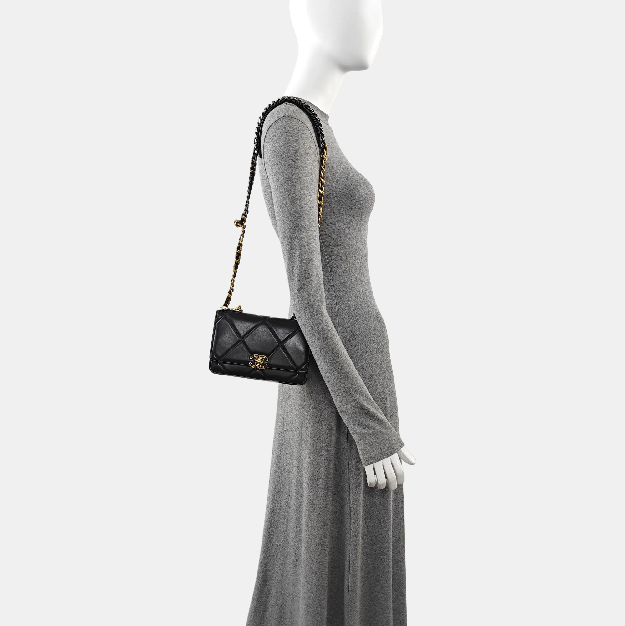 CHANEL 19 WOC Quilted Lambskin Black