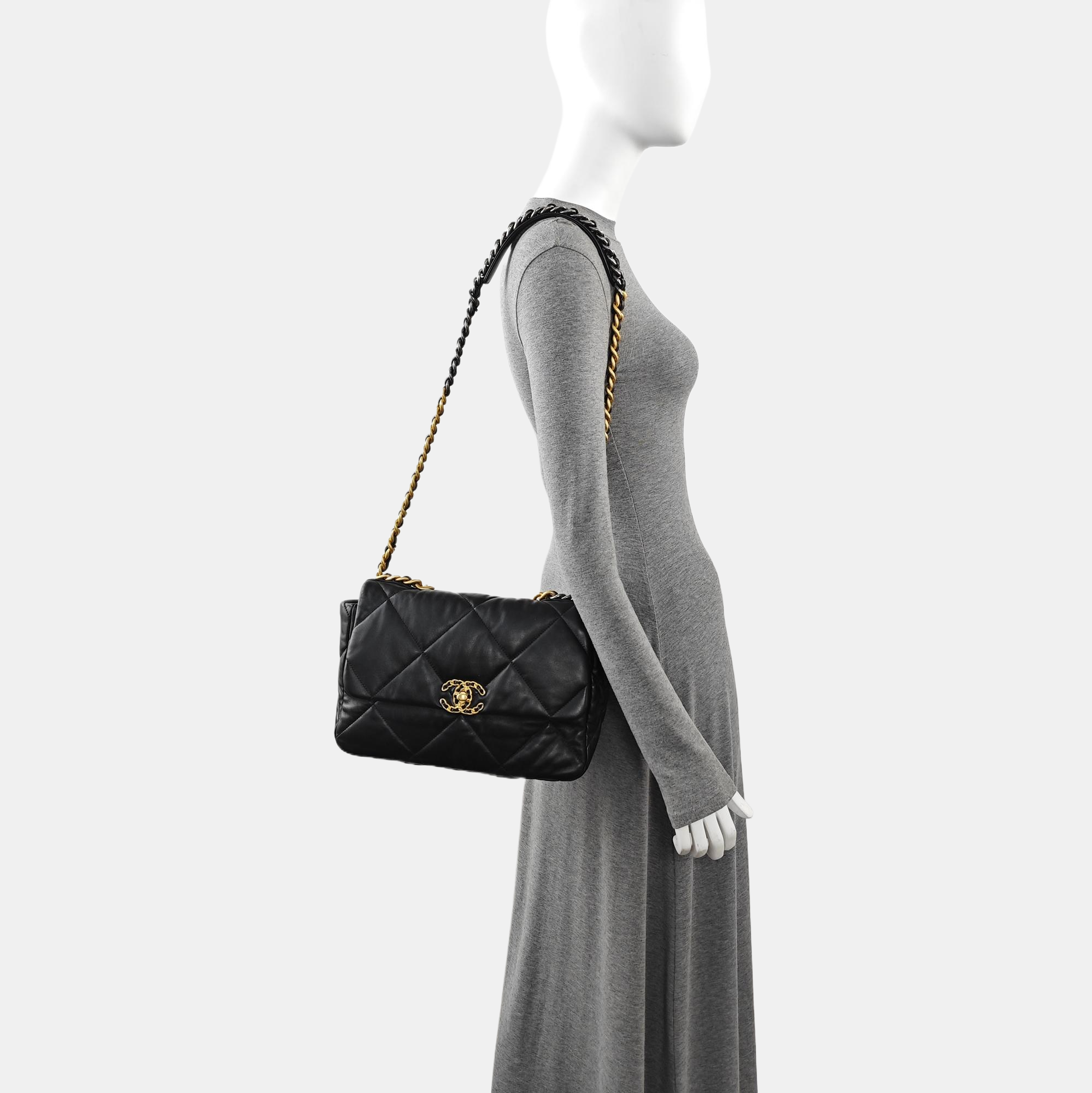 CHANEL 19 Medium Quilted Lambskin Black