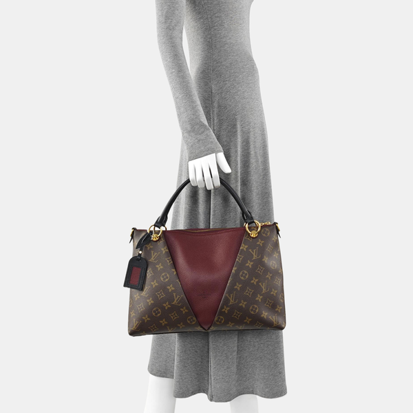 V TOTE MM Monogram Coated Canvas Multicolor
