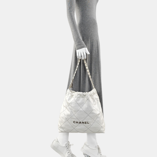 CHANEL 22 Medium Quilted Calfskin White