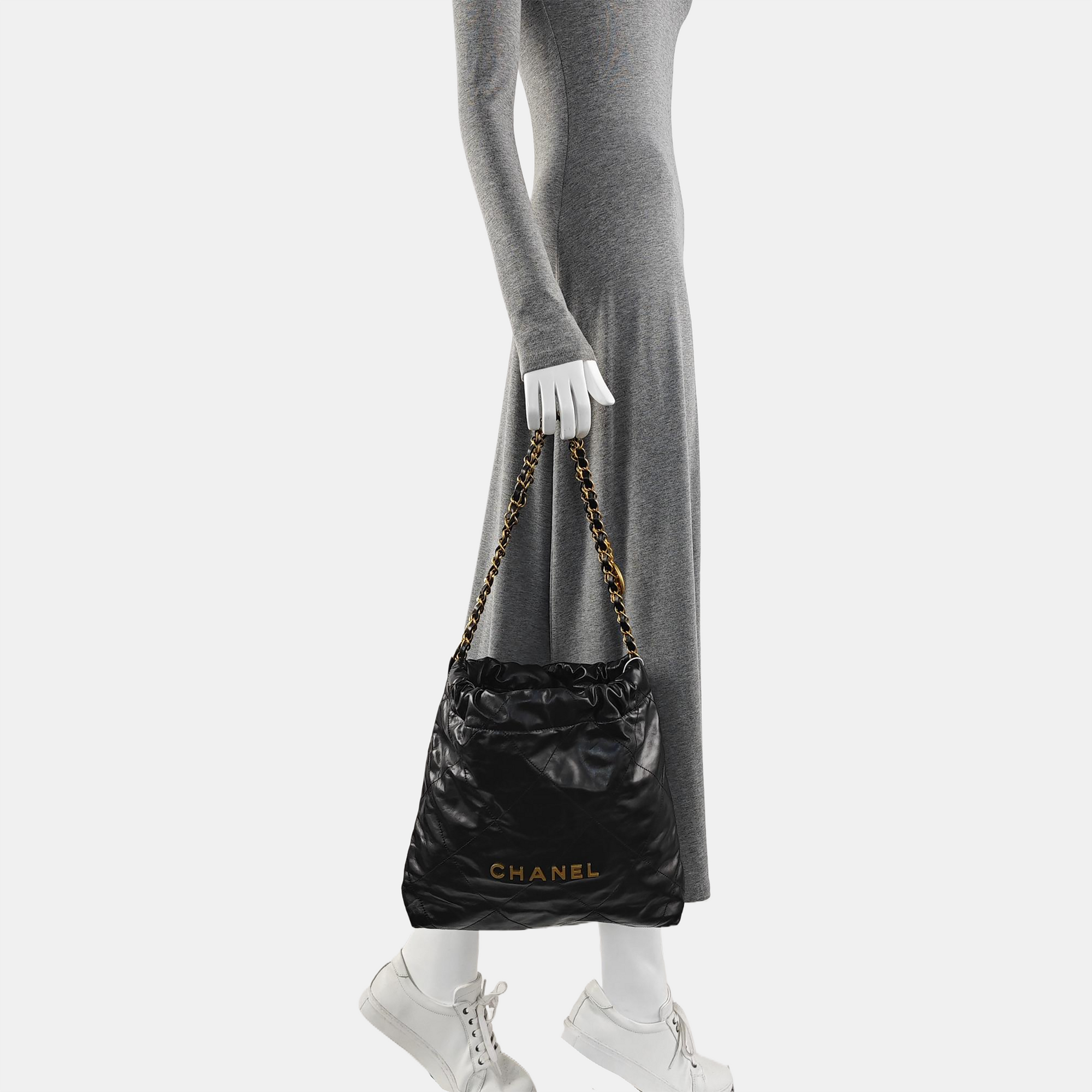 CHANEL 22 Small Quilted Calfskin Black