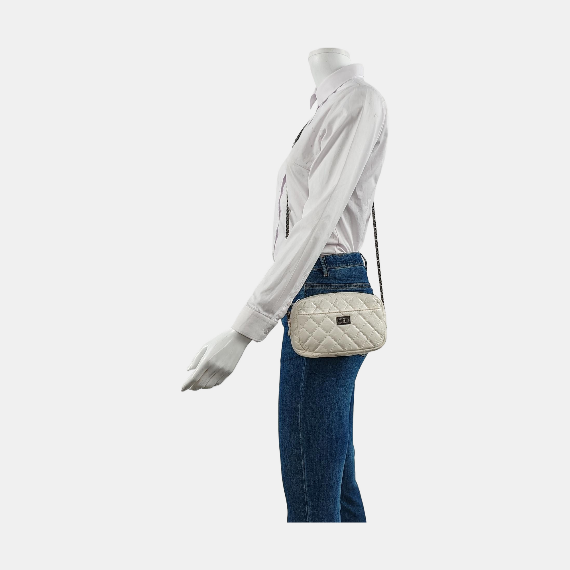 Authenticated pre-owned  2.55 Quilted Calfskin White - Crossbody Bag at Looply