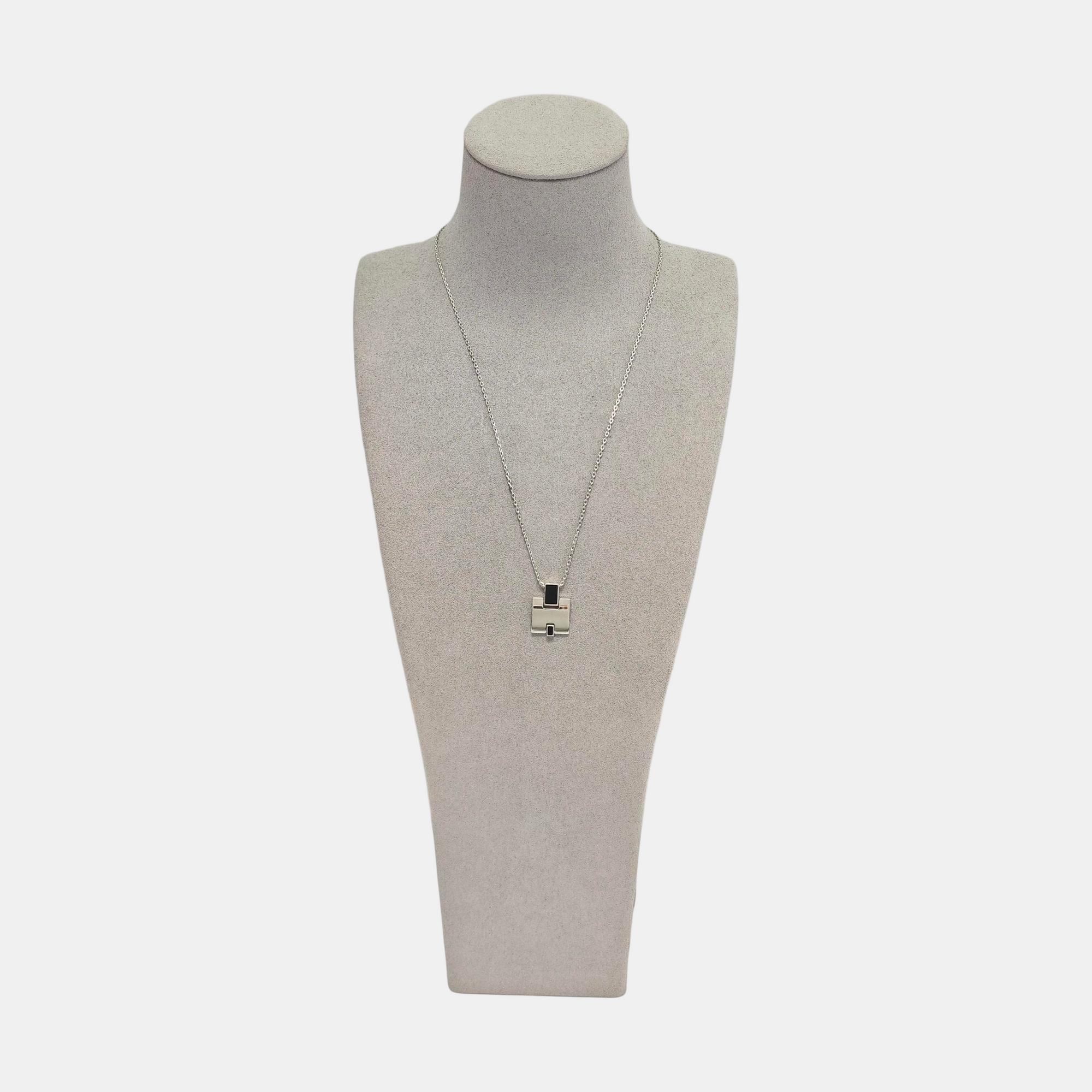 Eileen Metal Silver Necklace