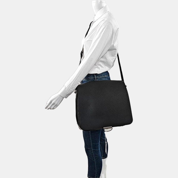 VIKTOR Calfskin Black