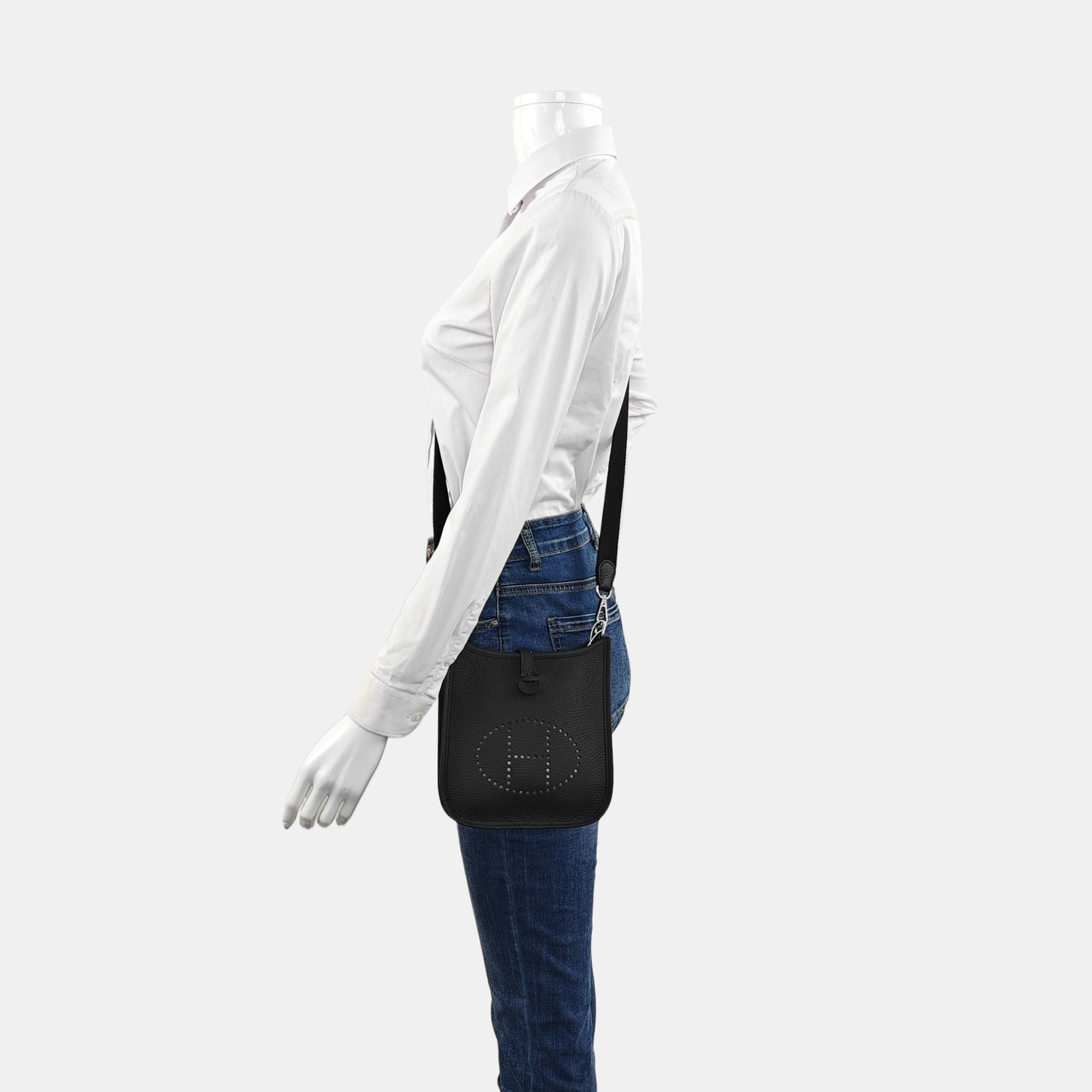 Evelyne 16 Clemence Black