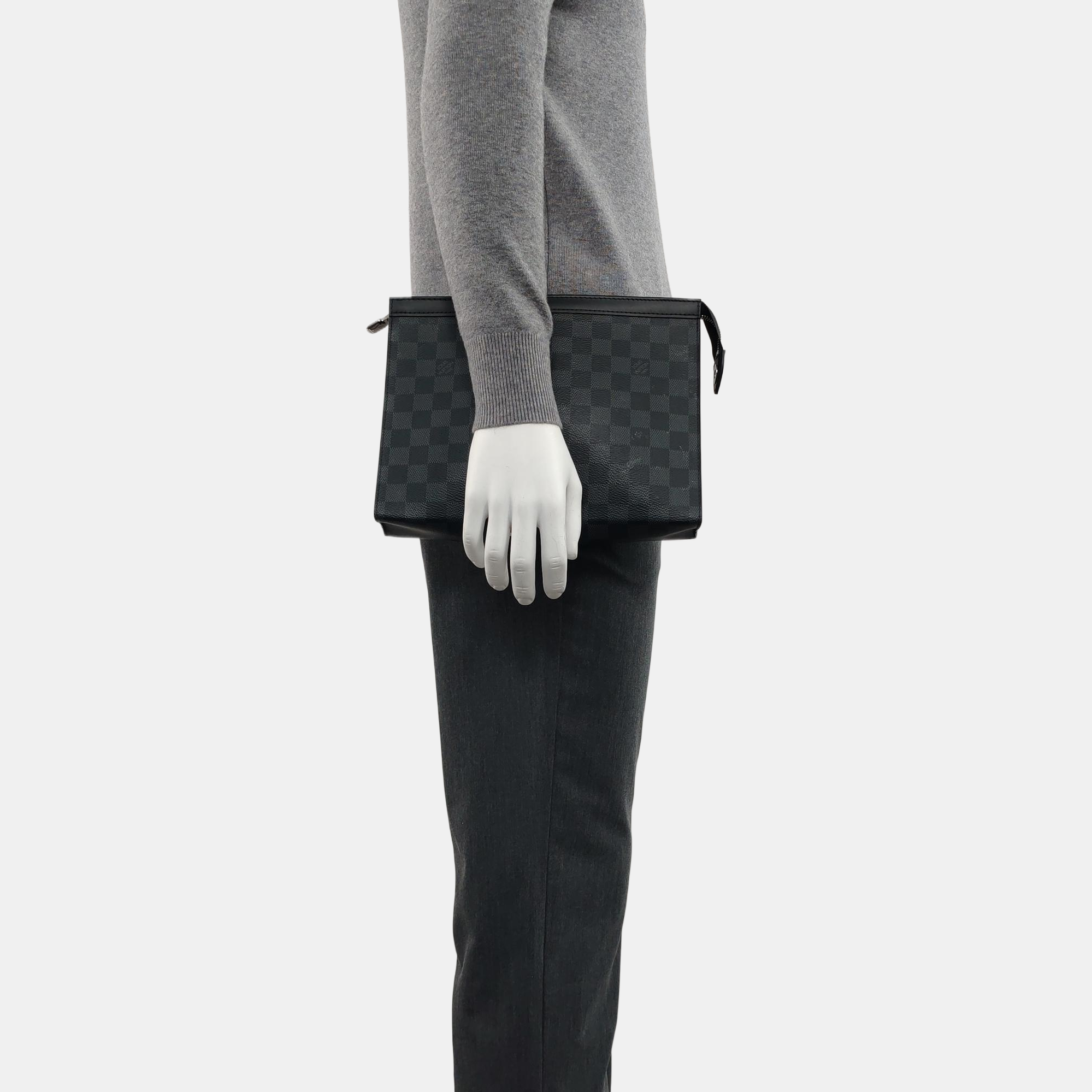 Pochette Voyag MM Damier Graphite Coated Canvas Gray