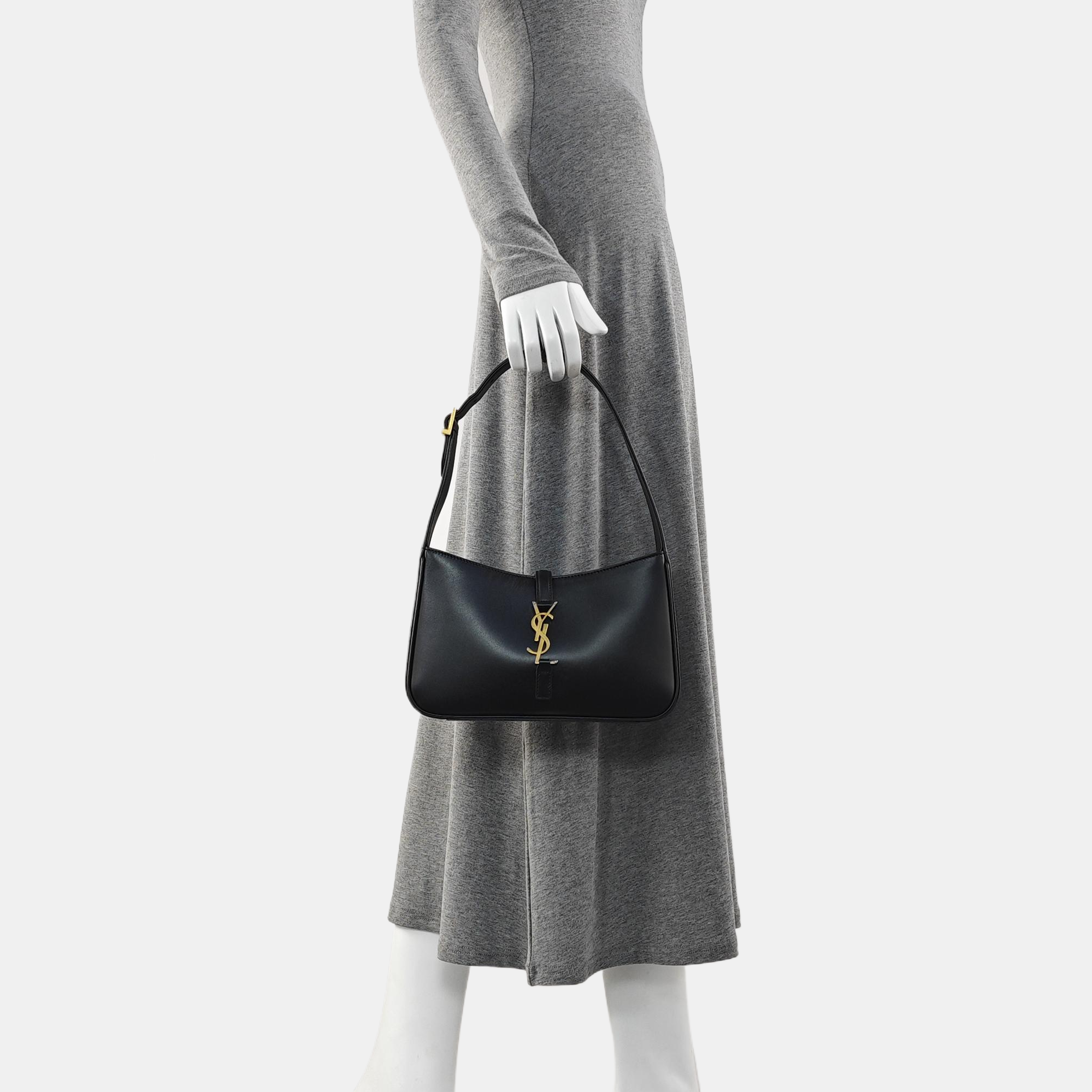 LE 5 À 7 Small Calfskin Black