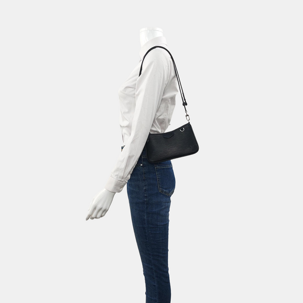 EASY POUCH ON STRAP Epi Black