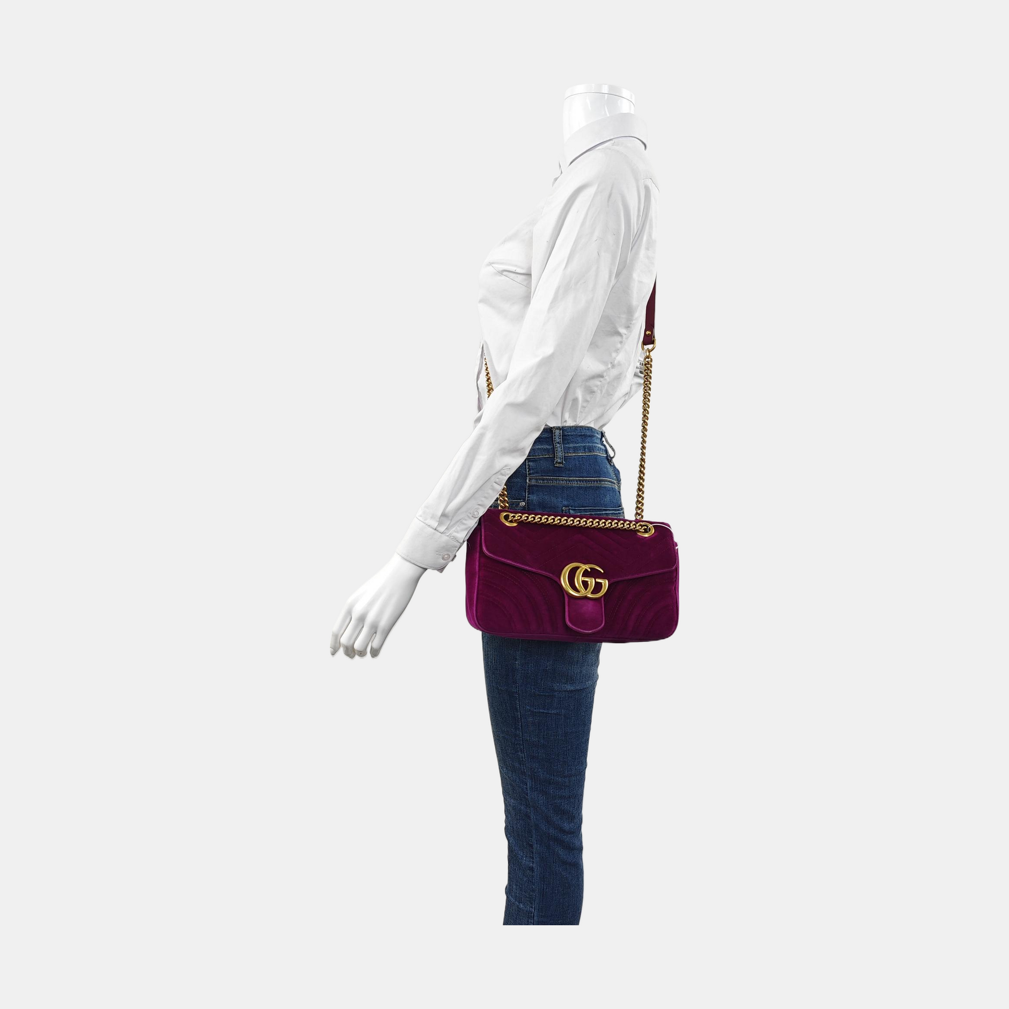 Authenticated pre-owned  GG Marmont Medium Quilted Velvet Burgundy - Shoulder Bag at Looply