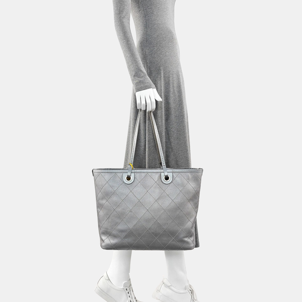 SHOPPING FEVER TOTE Quilted Grained Calfskin Silver