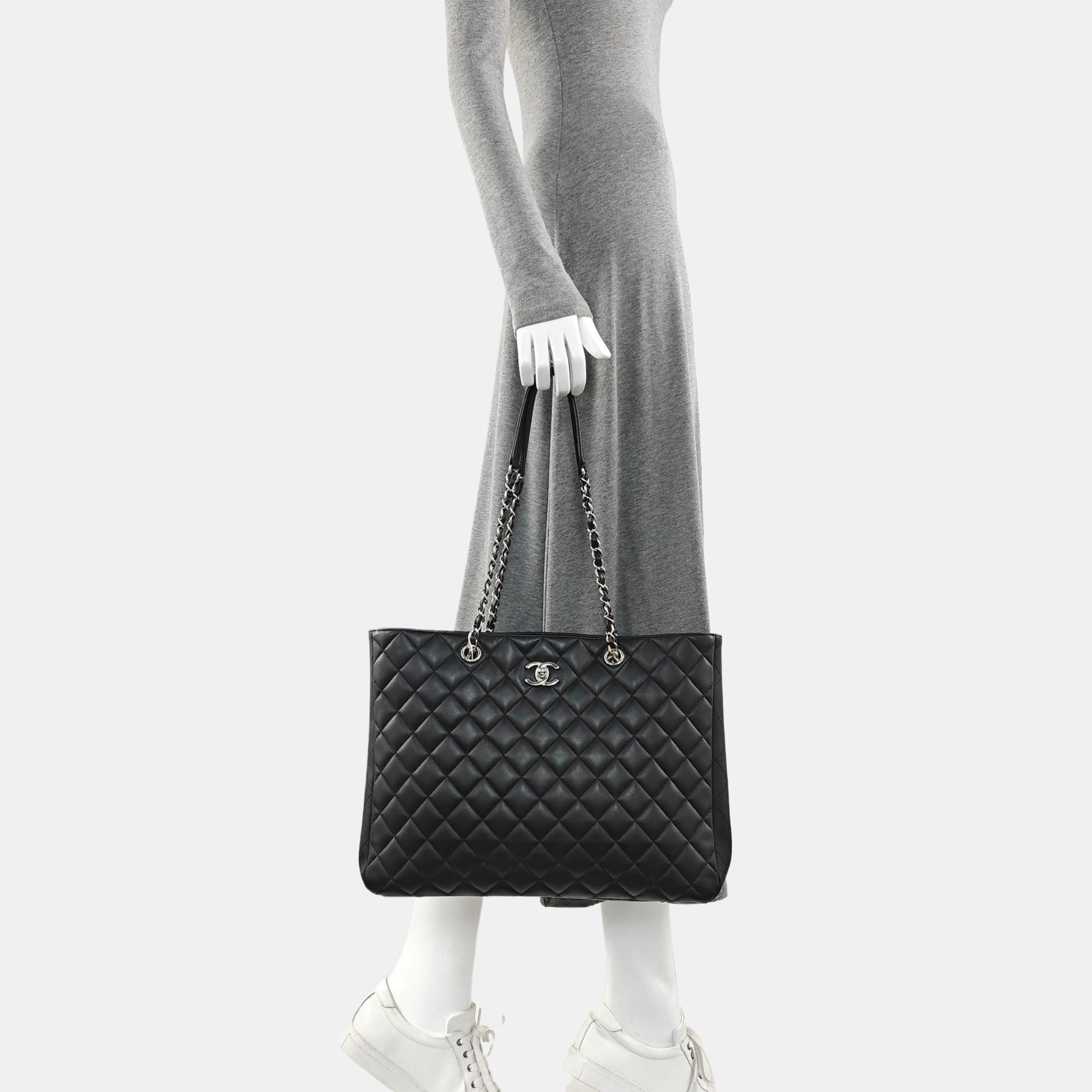 SURPIQUE Quilted Calfskin Black