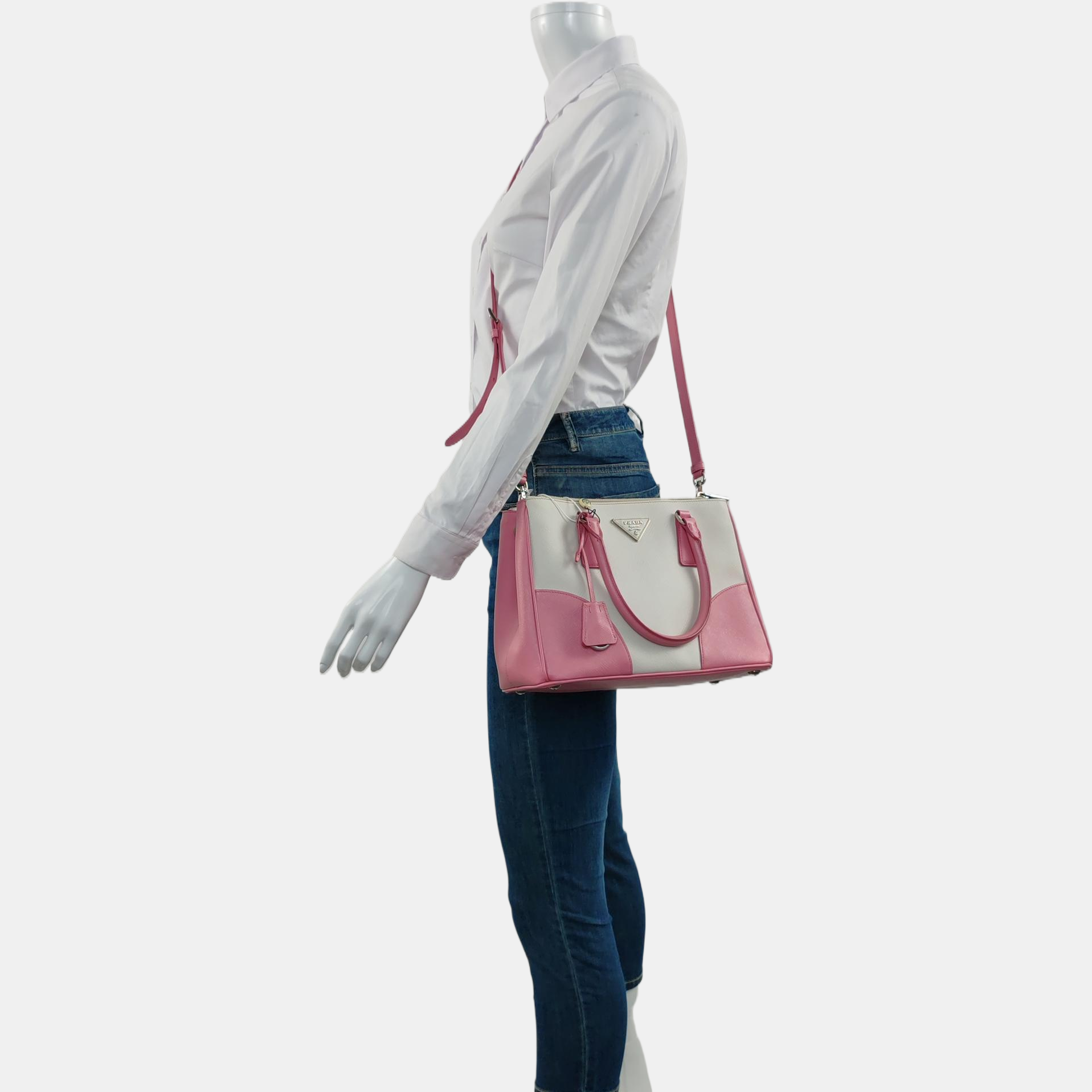 Authenticated pre-owned  Galleria Medium Saffiano Calfskin White - Tote Bag at Looply