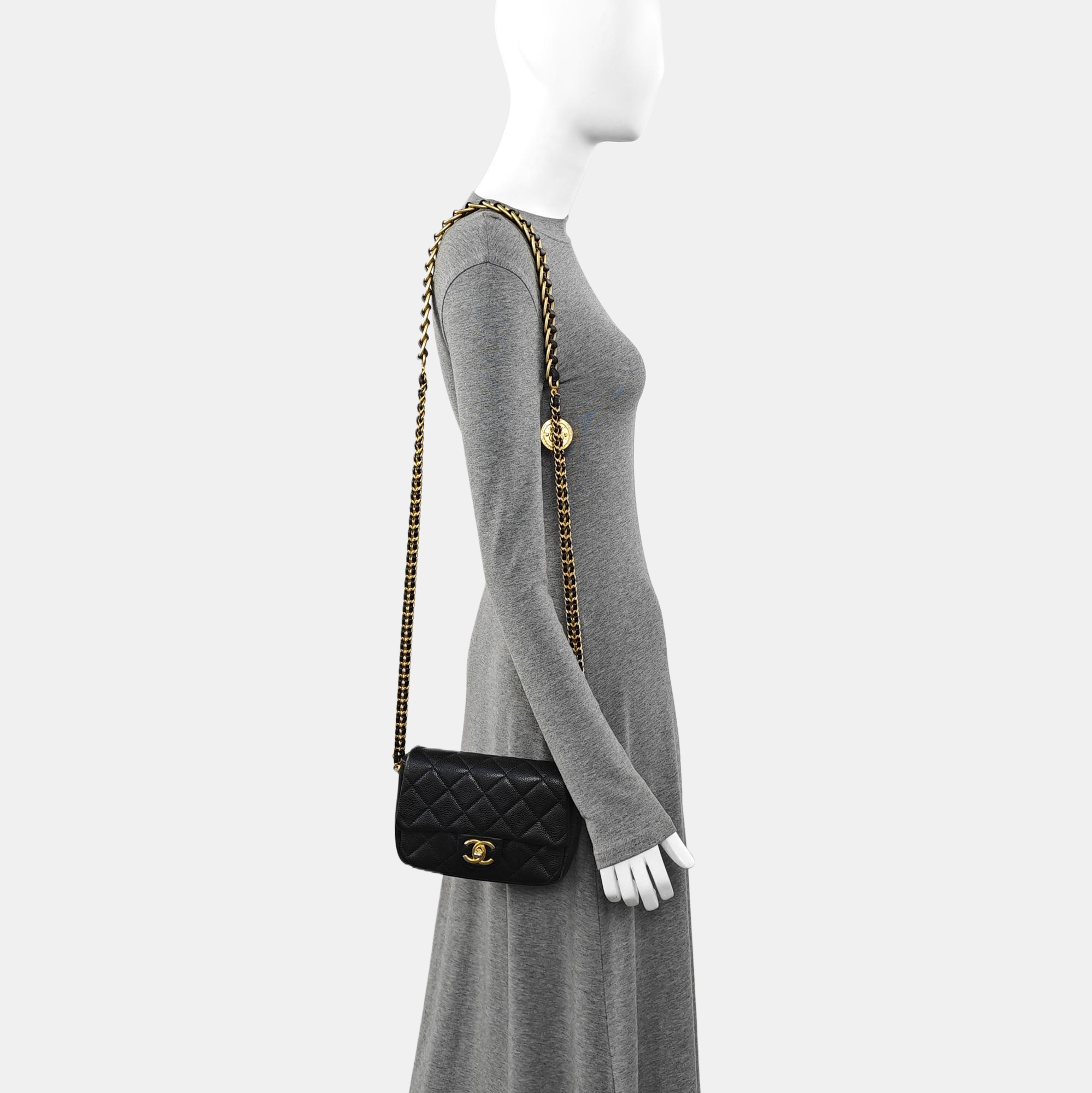 Authenticated pre-owned  CLASSIC FLAP Small Quilted Grained Calfskin Black - Shoulder Bag at Looply
