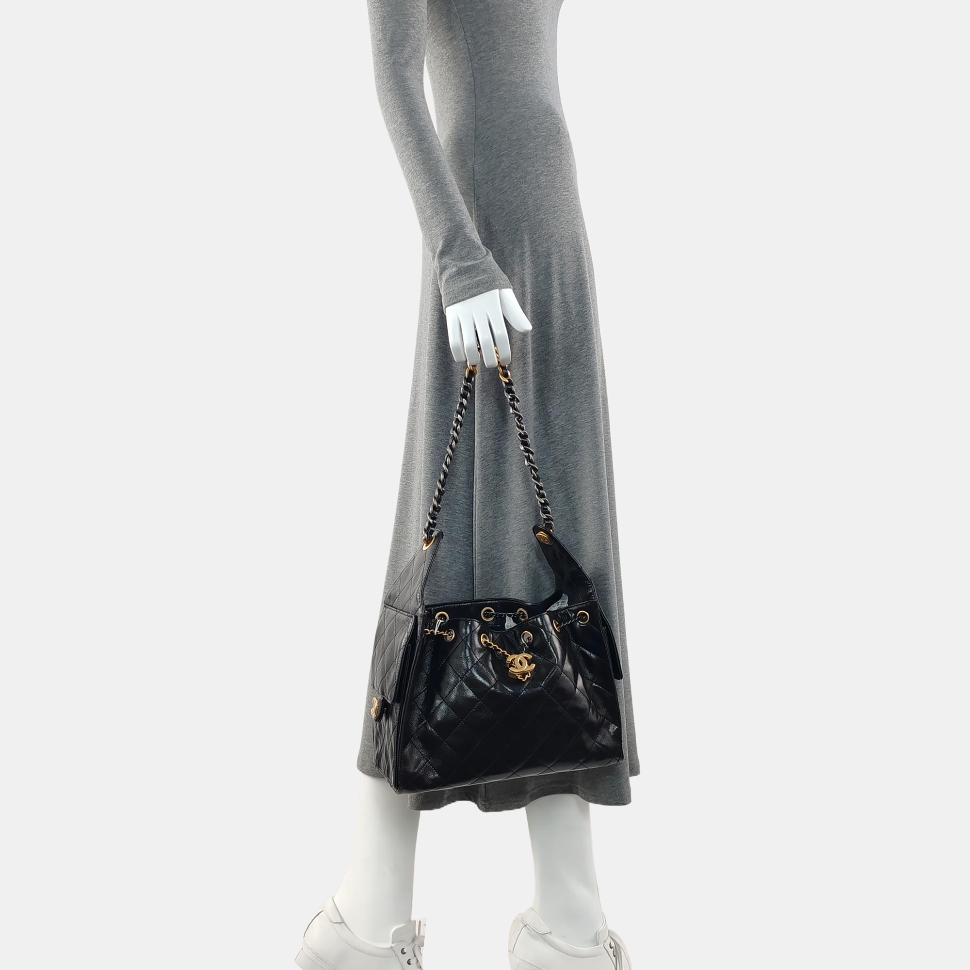 CHANEL 25 Small Quilted Waxed Cafskin Black